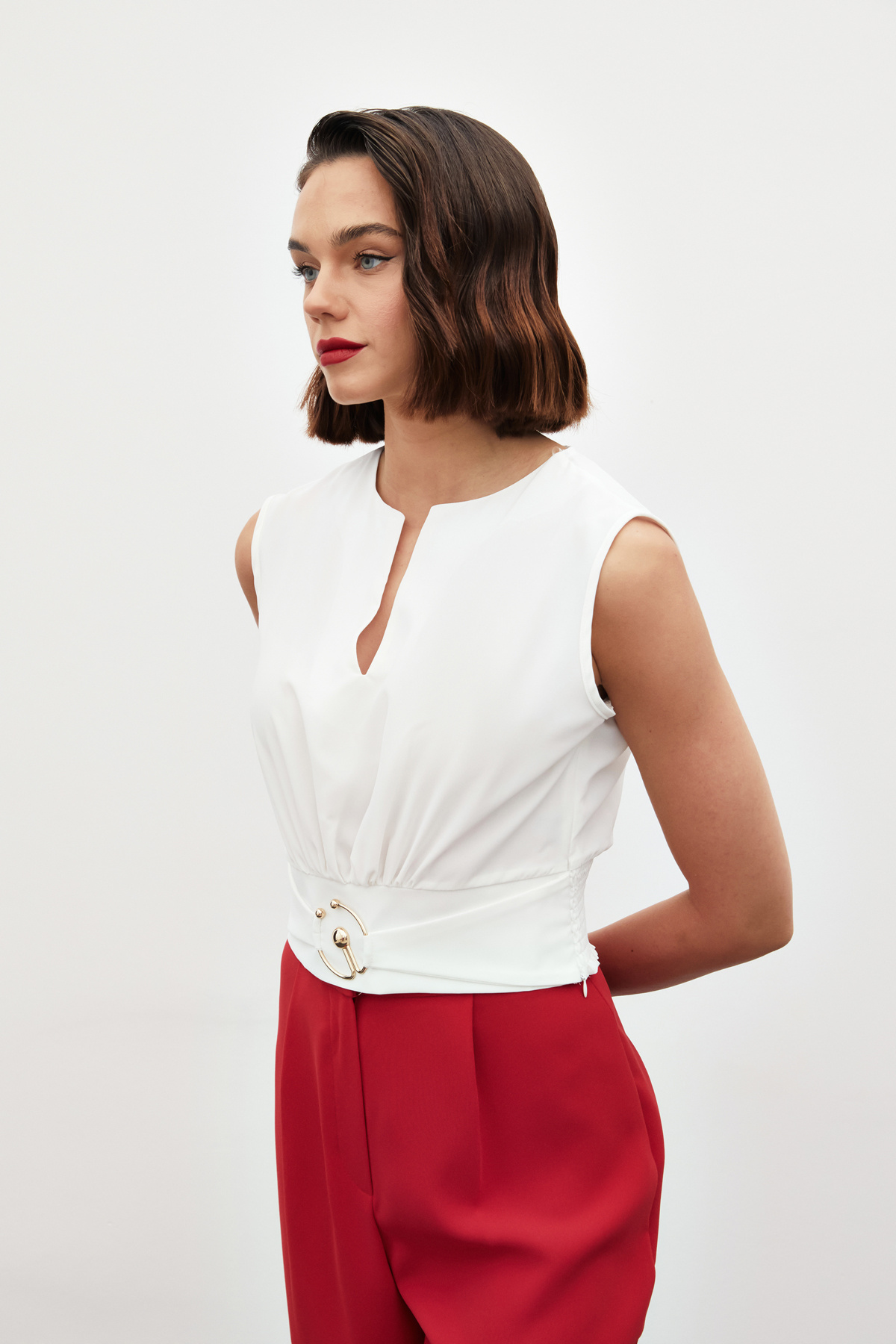 Toka Detaylı Kolsuz Bluz - EKRU