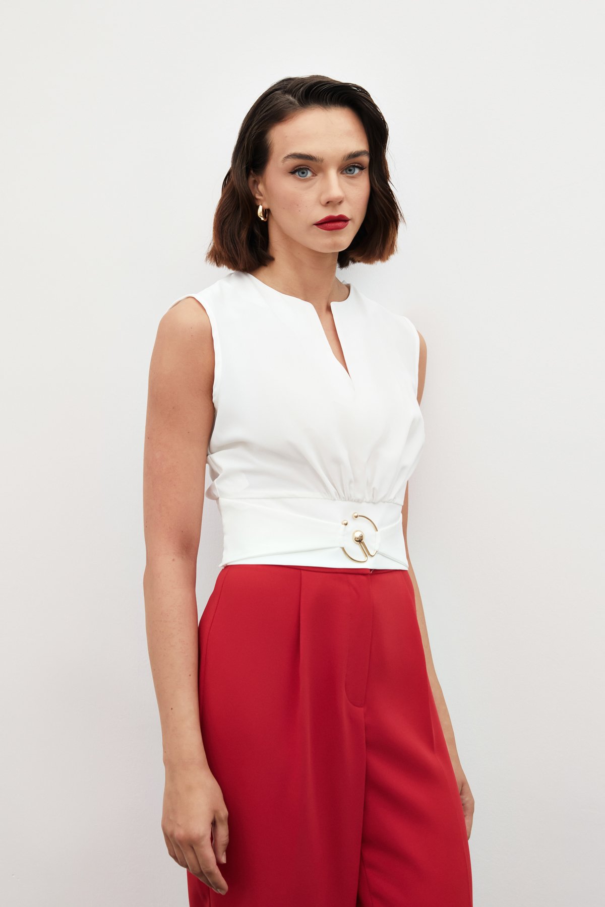 Toka Detaylı Kolsuz Bluz - EKRU