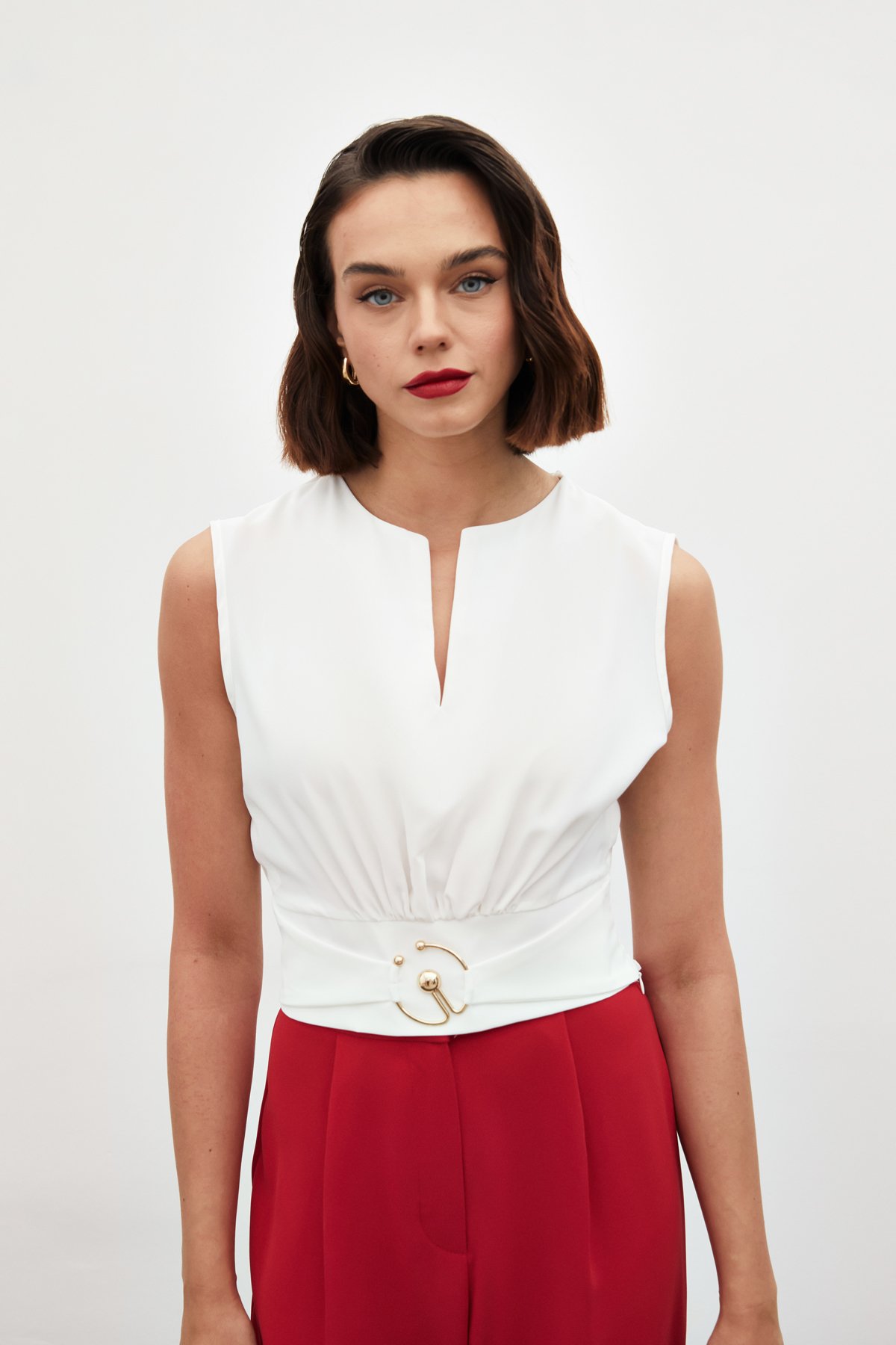 Toka Detaylı Kolsuz Bluz - EKRU