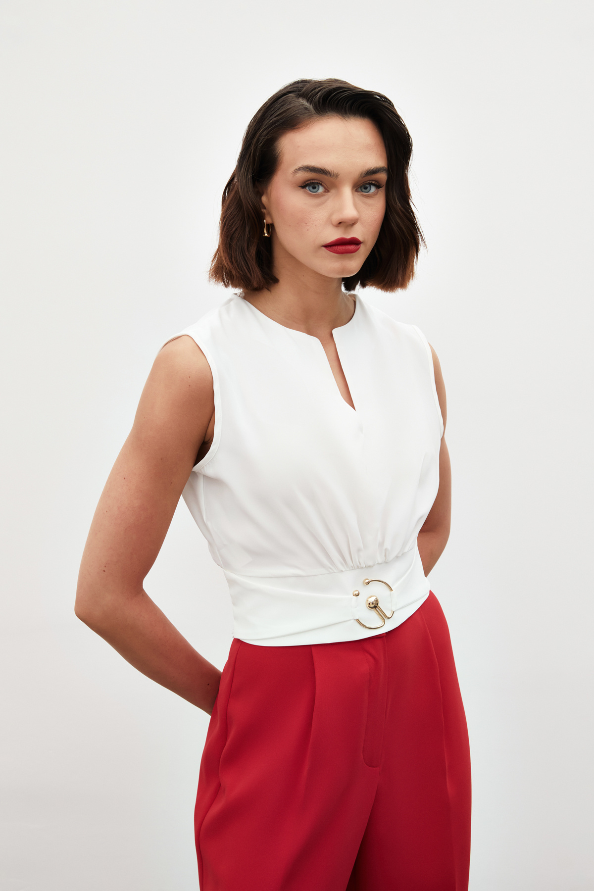 Toka Detaylı Kolsuz Bluz - EKRU