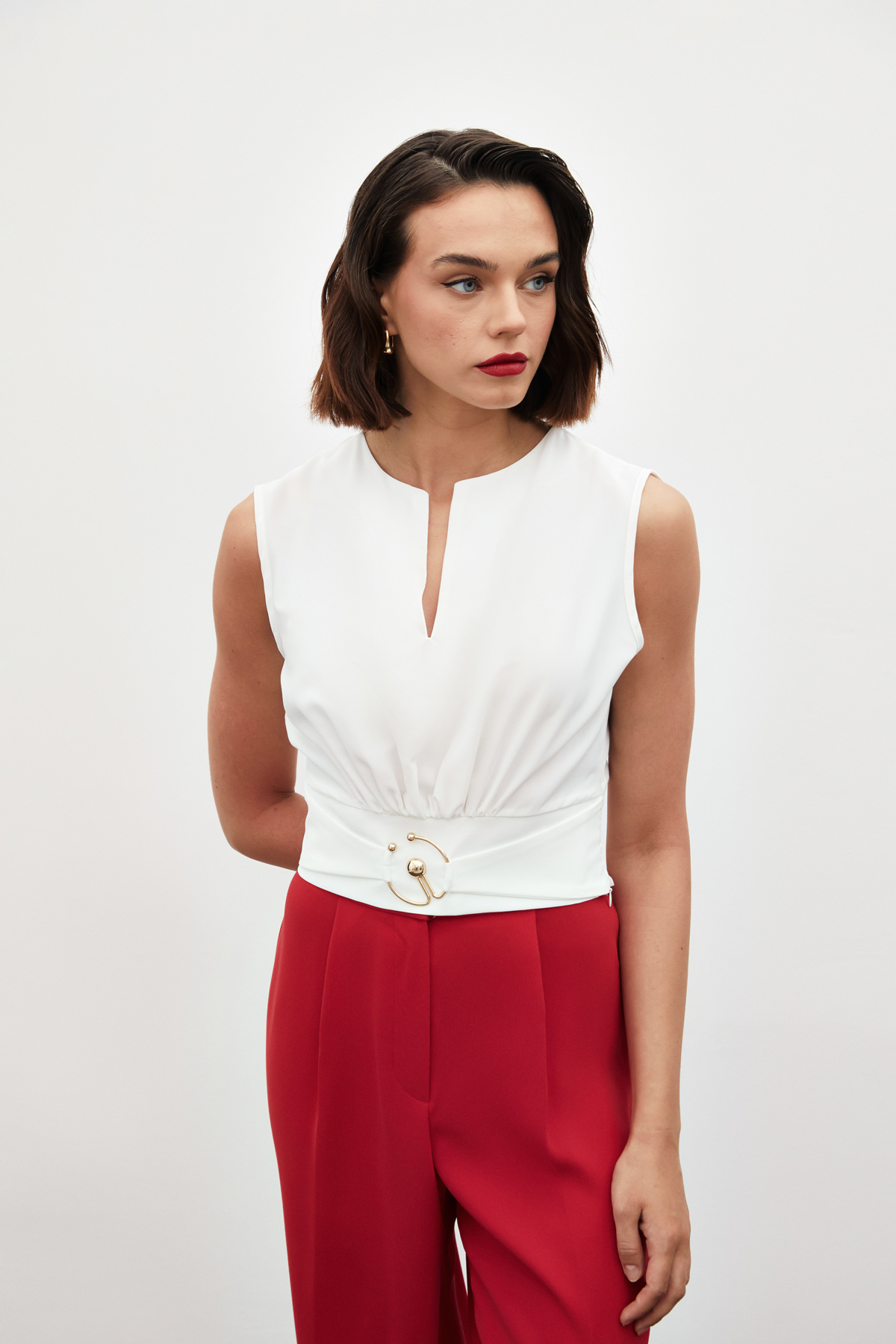 Toka Detaylı Kolsuz Bluz - EKRU