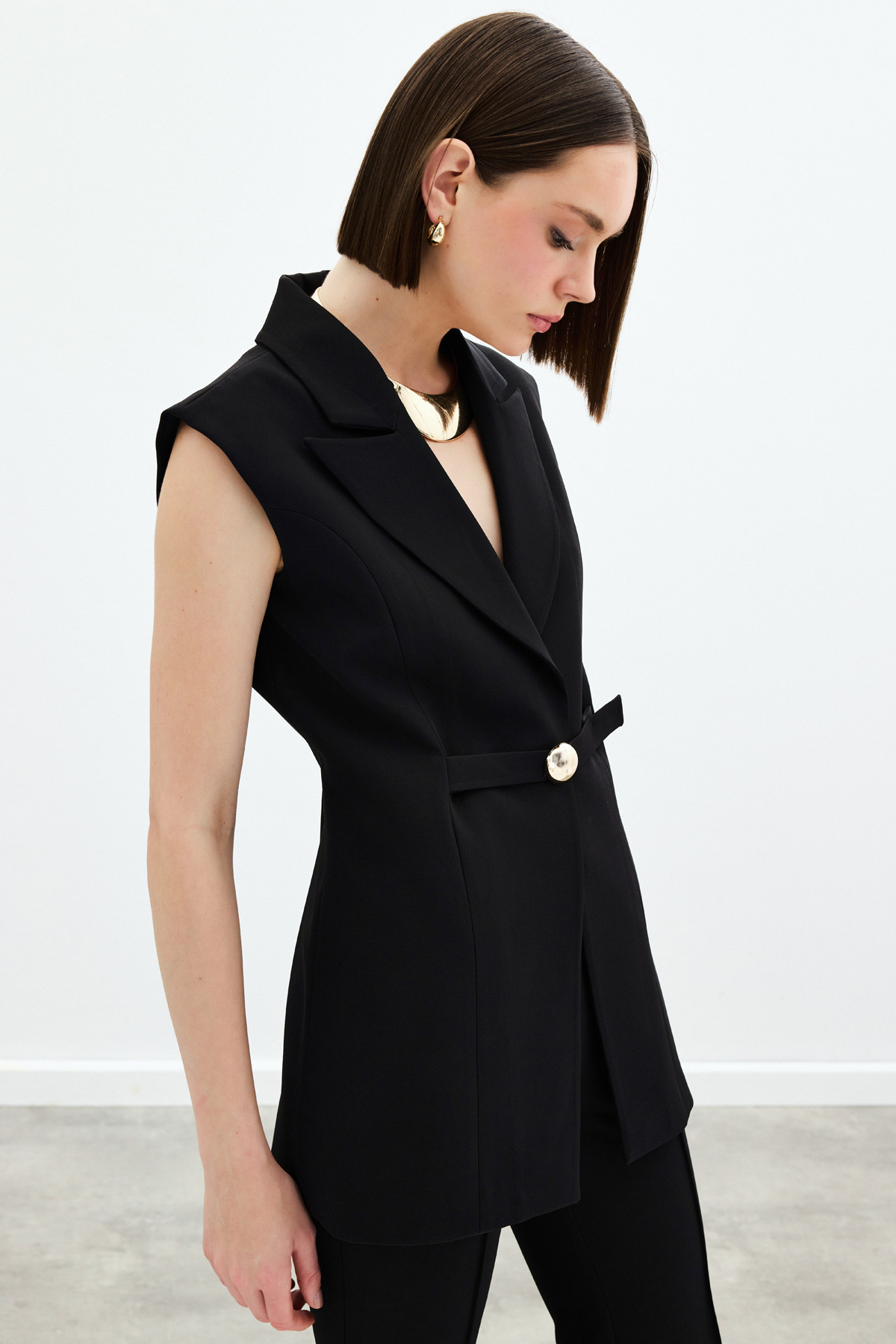 Toka Detaylı Uzun Yelek - Siyah