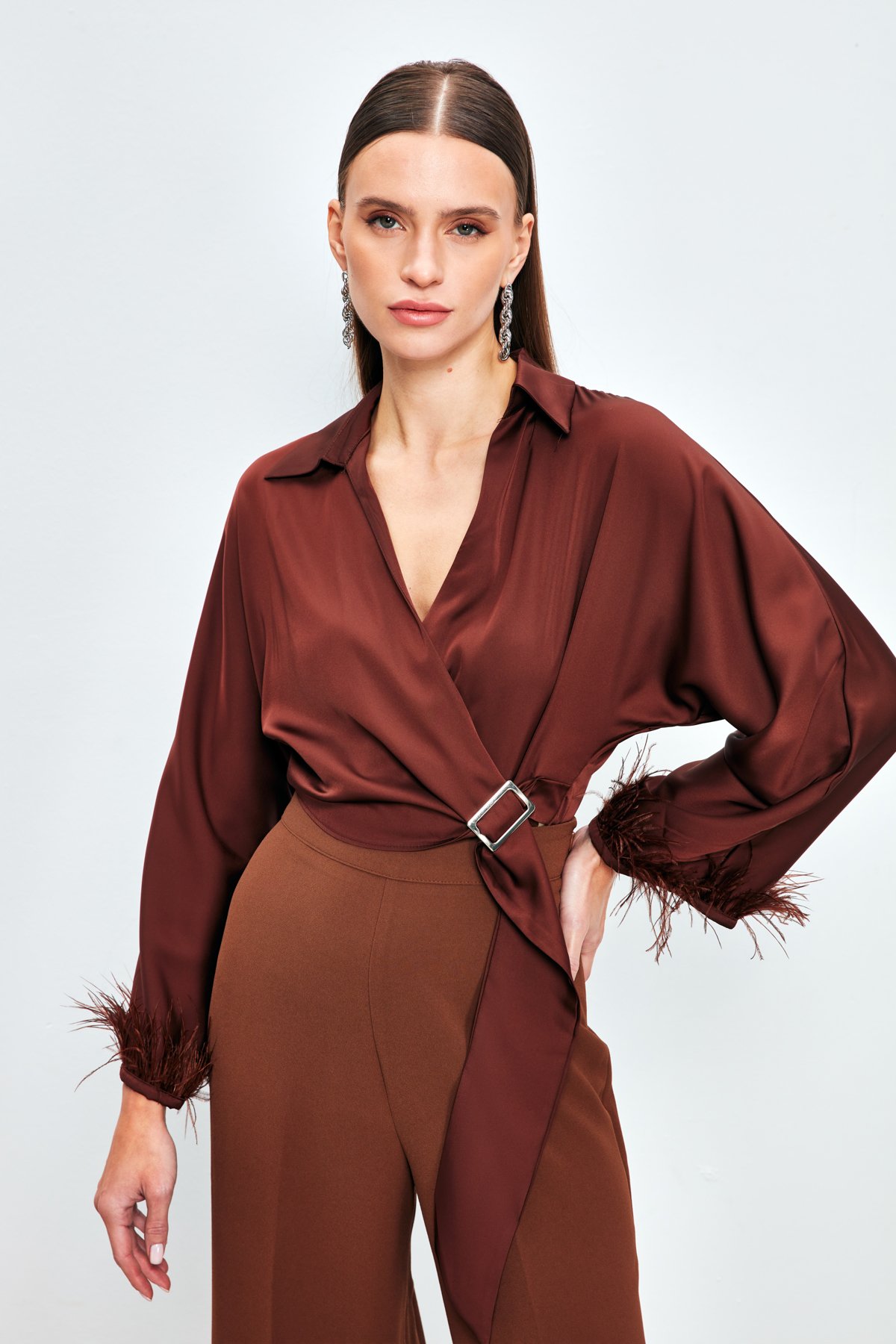 Tüy Detaylı Salaş Bluz - KAHVE