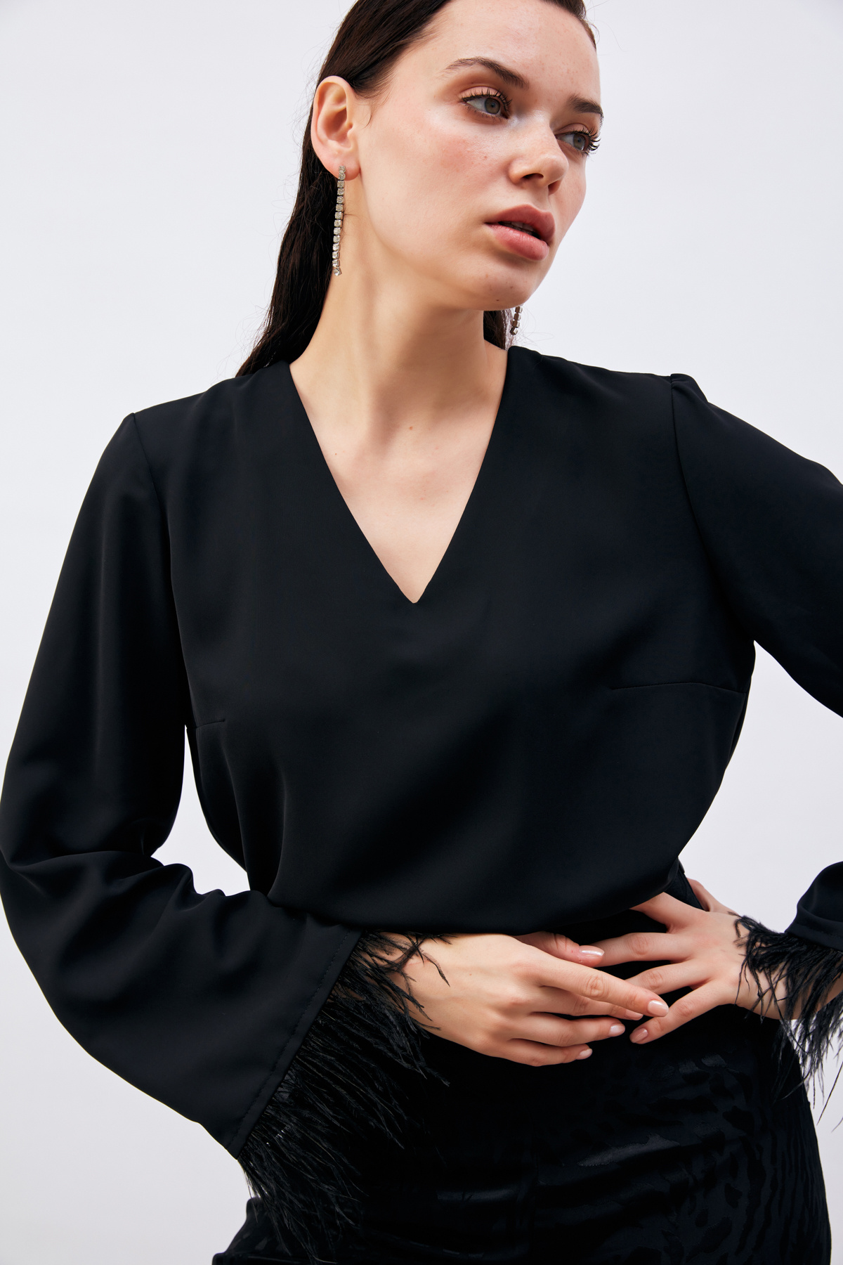 Tüy Detaylı Salaş Bluz - SİYAH