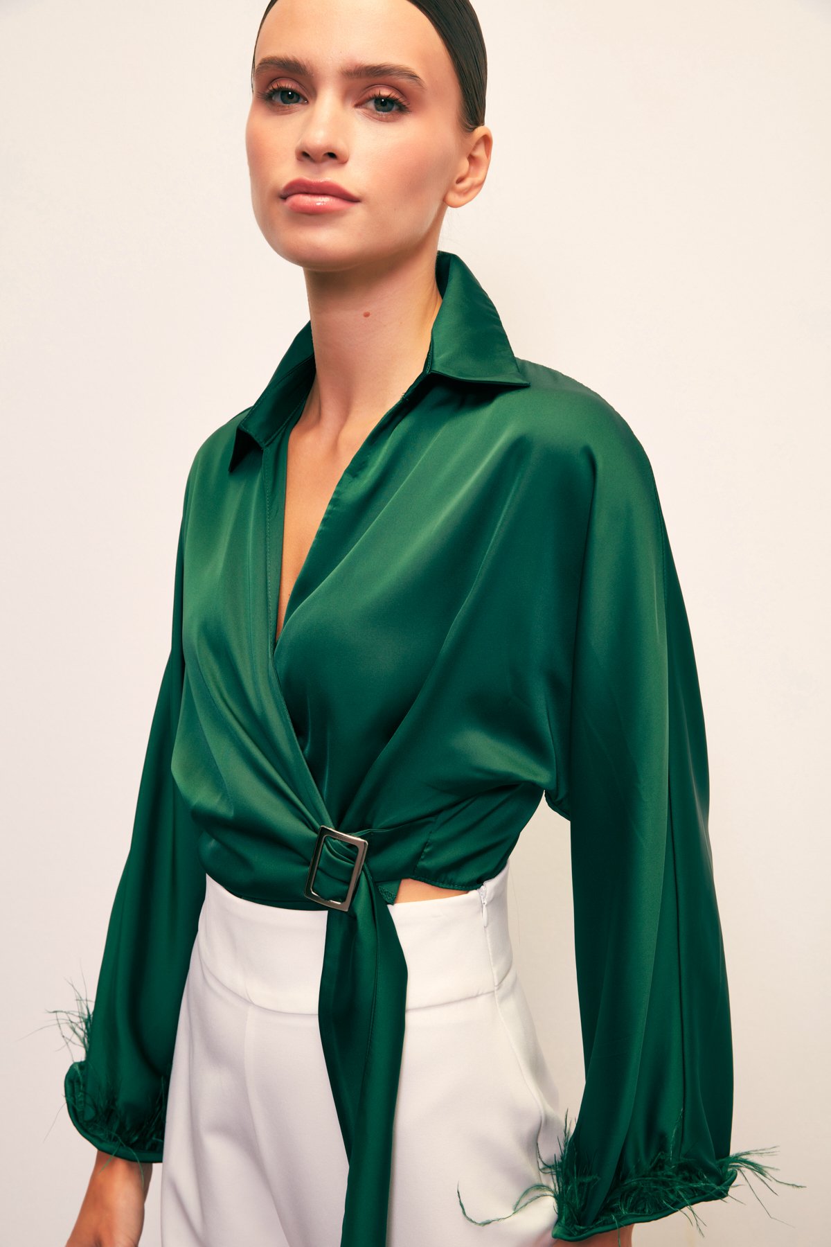 Tüy Detaylı Salaş Bluz - ZÜMRÜT