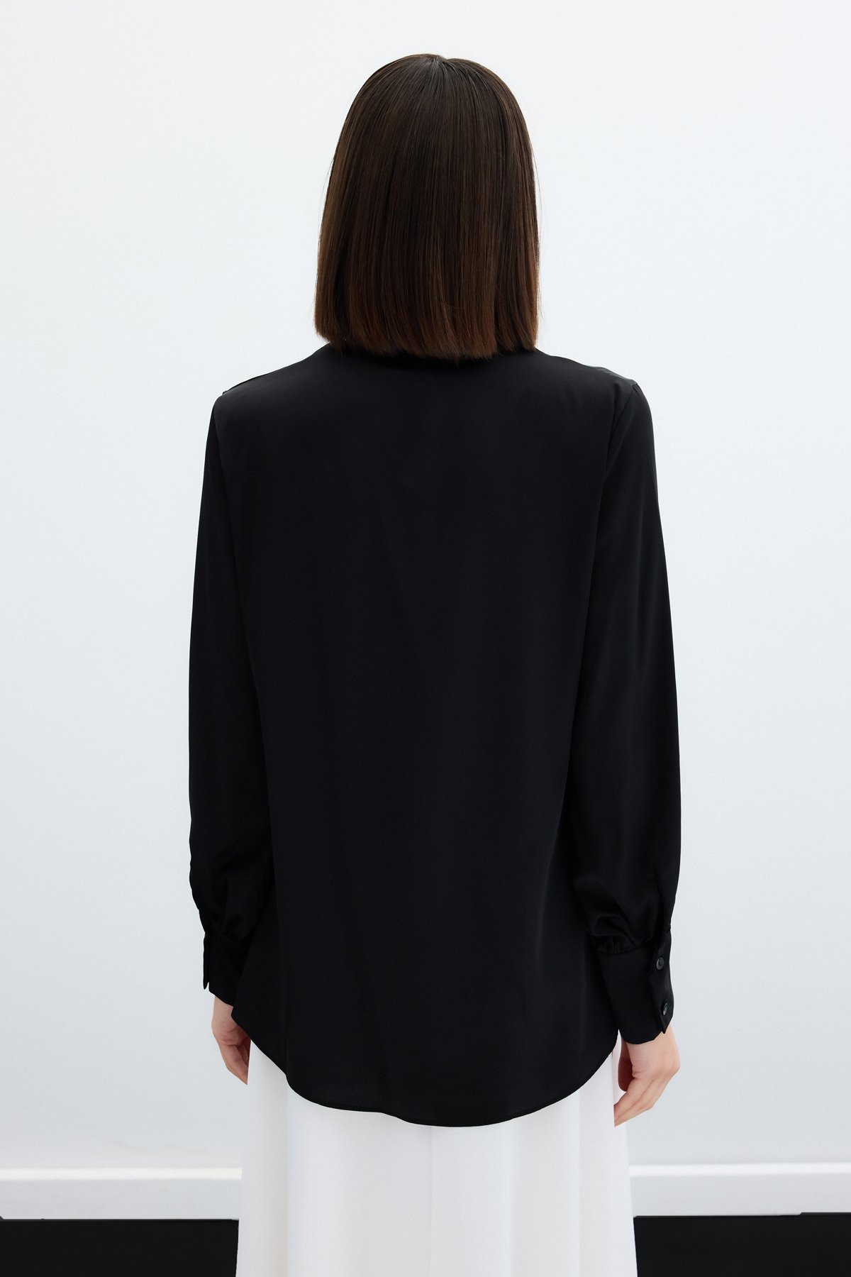 V Yaka Saten Bluz - Siyah