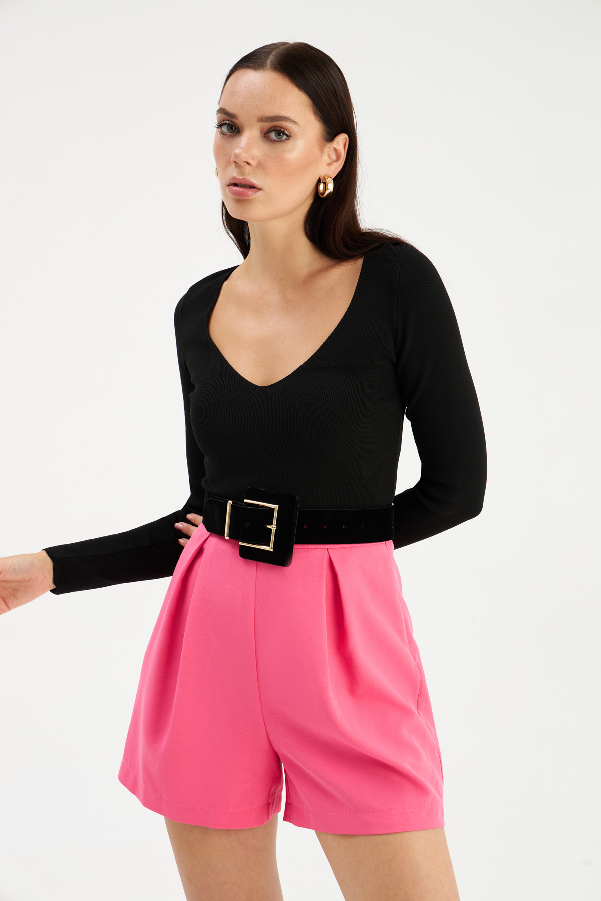 V-neck knit crop top - BLACK