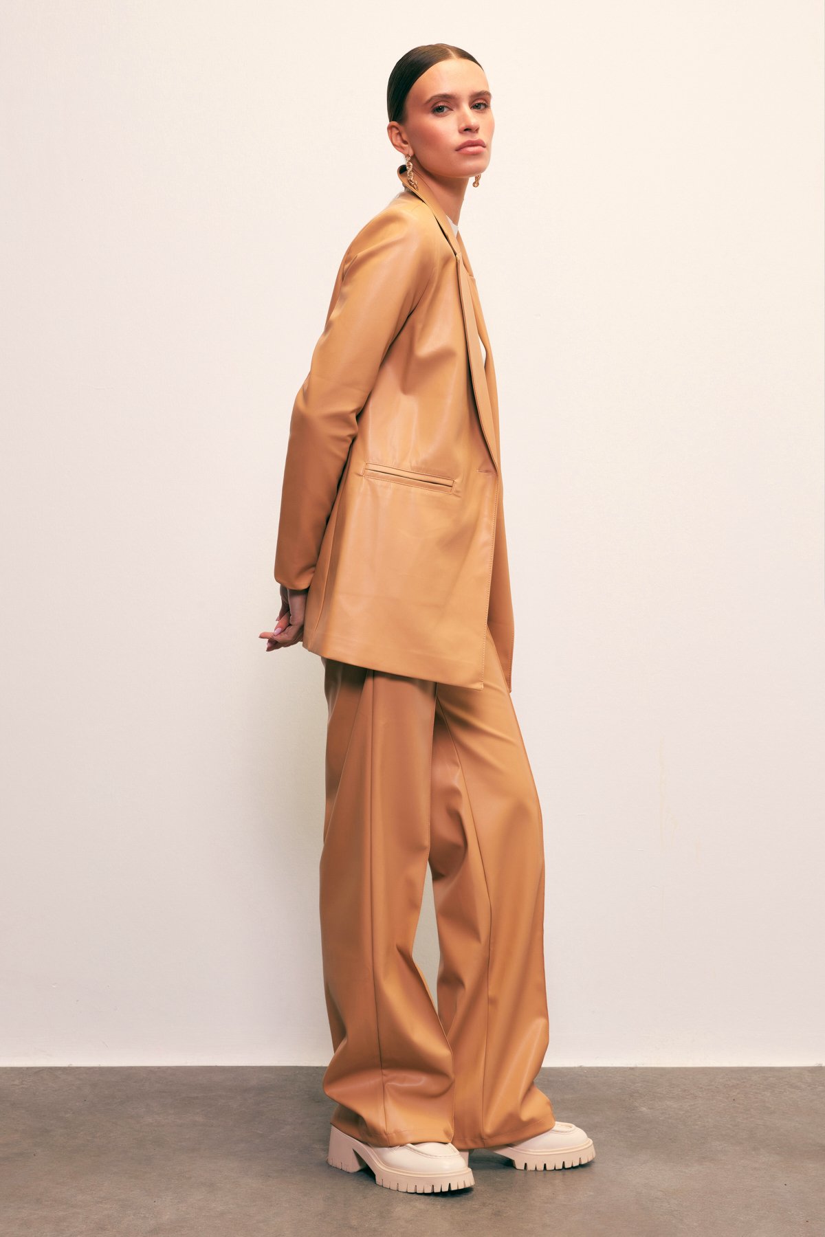 Vatkalı Deri Ceket - BEJ