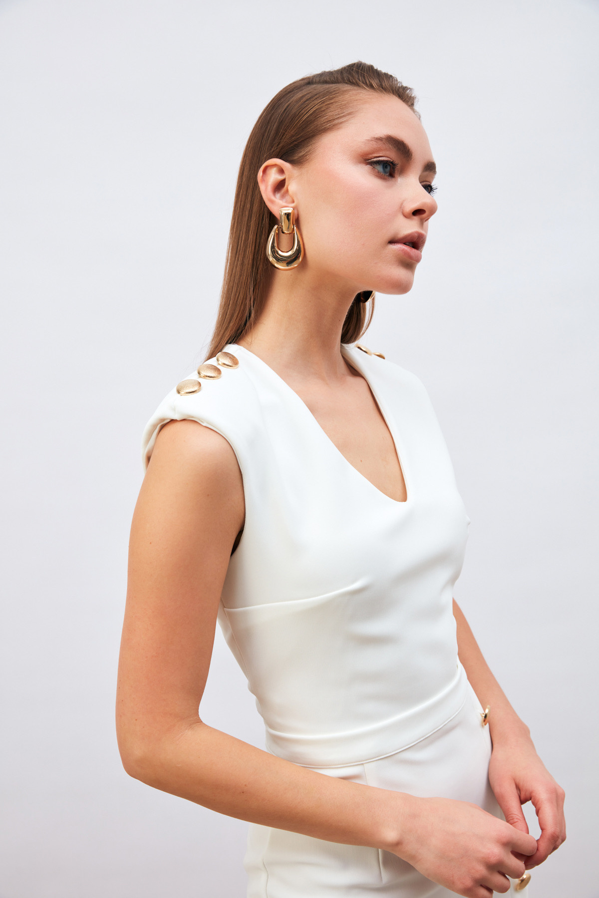 Vatkalı Gold Düğmeli Bluz - EKRU