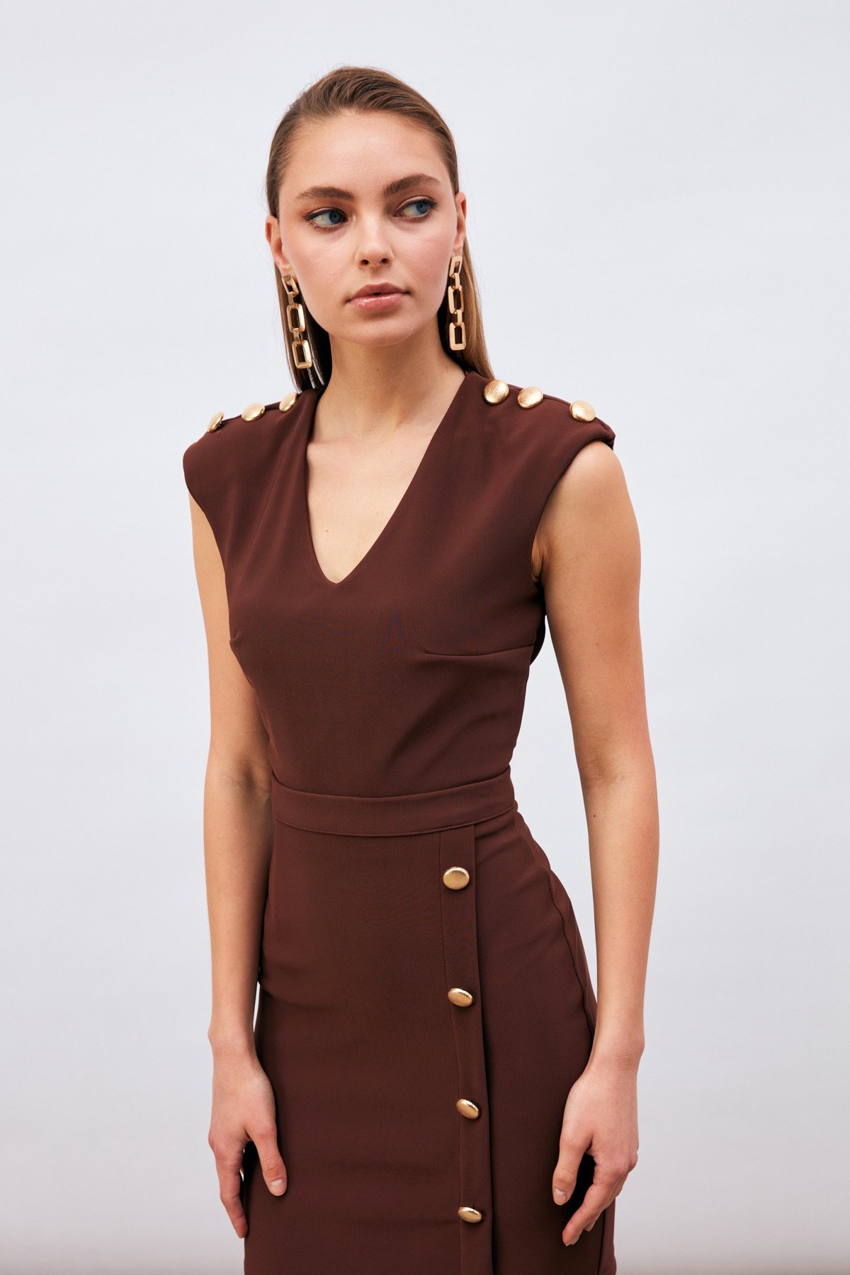 Vatkalı Gold Düğmeli Bluz - KAHVE