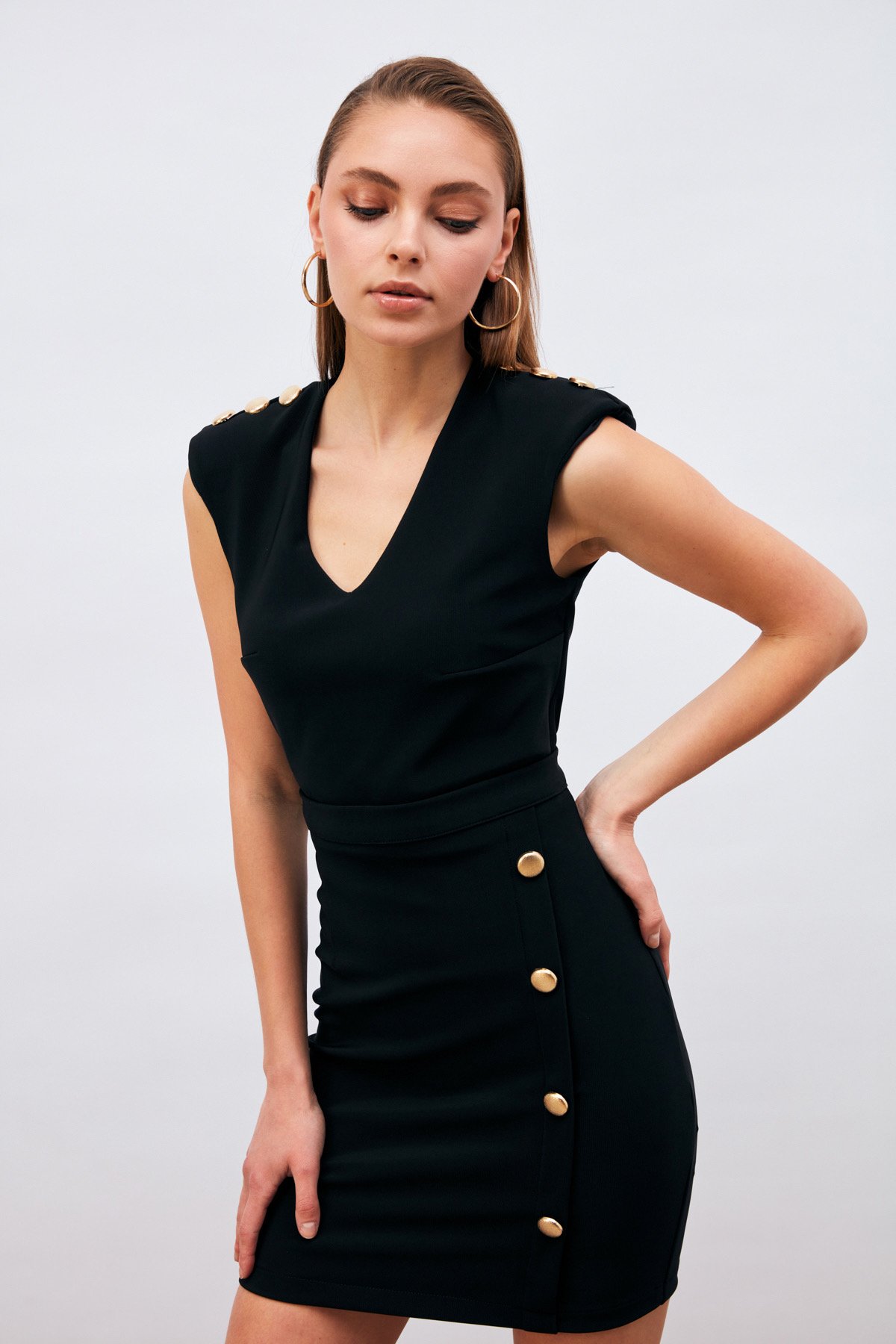 Vatkalı Gold Düğmeli Bluz - SİYAH