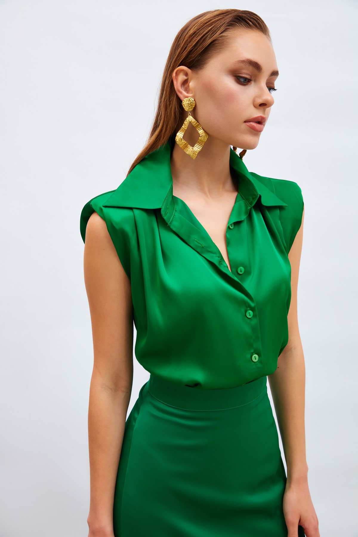Waistless Sleeveless Satin Shirt - GREEN
