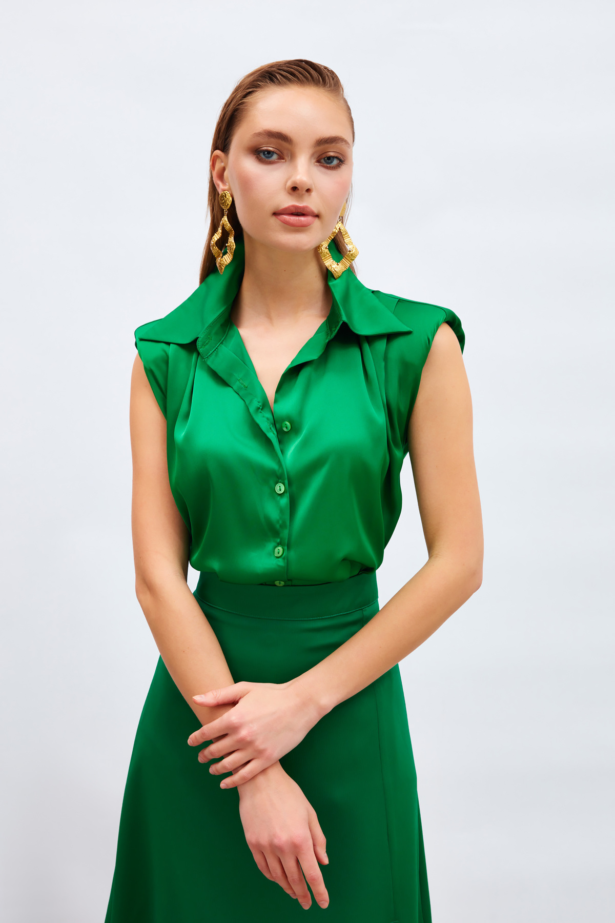 Waistless Sleeveless Satin Shirt - GREEN