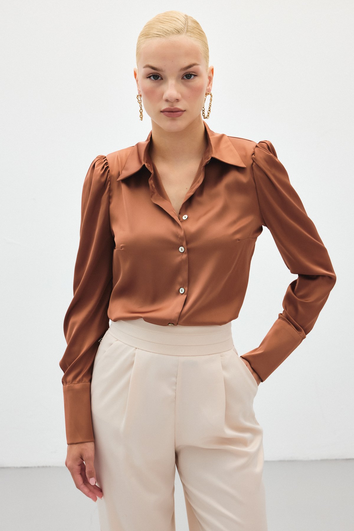 Wadding Satin Shirt - Brown