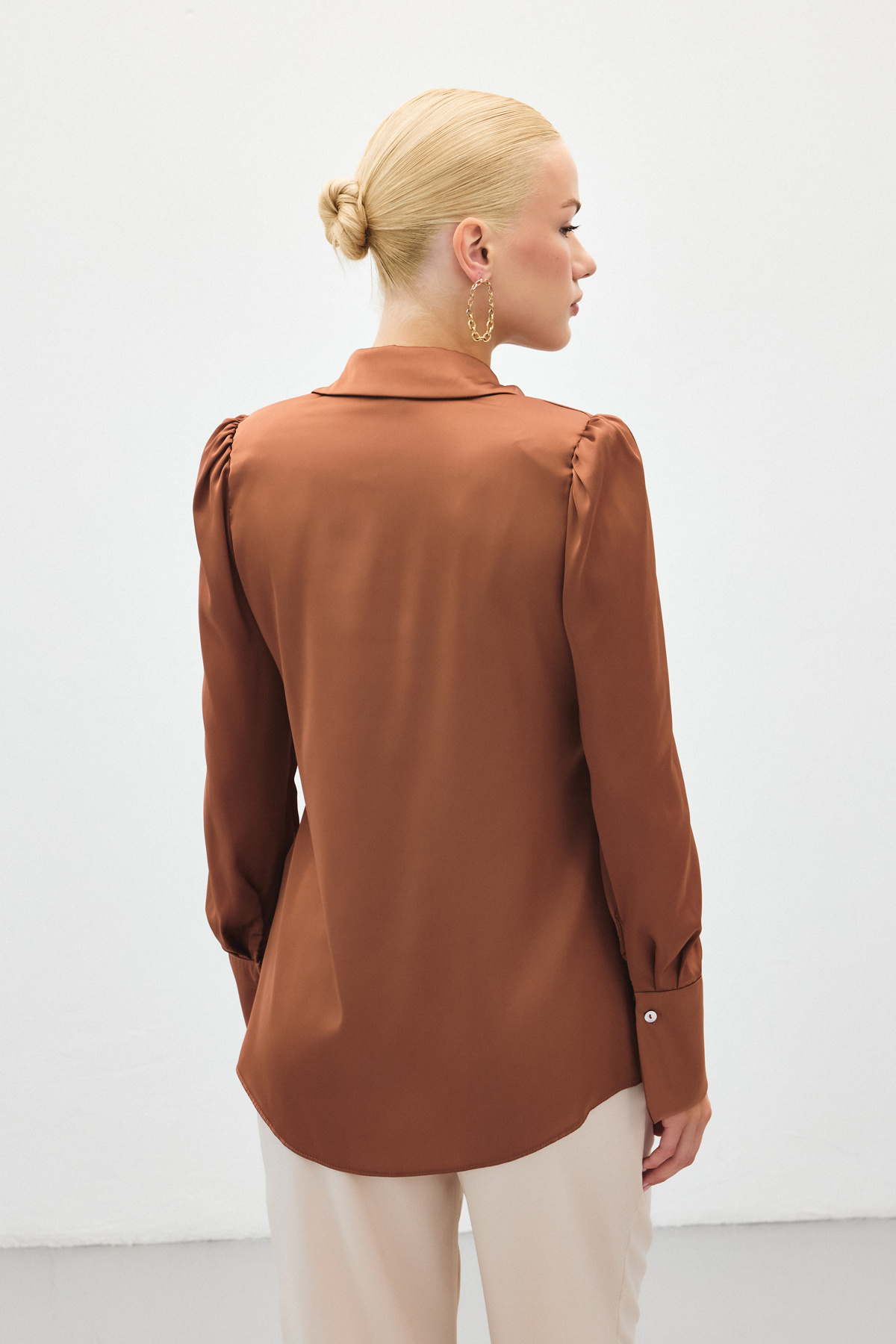 Wadding Satin Shirt - Brown