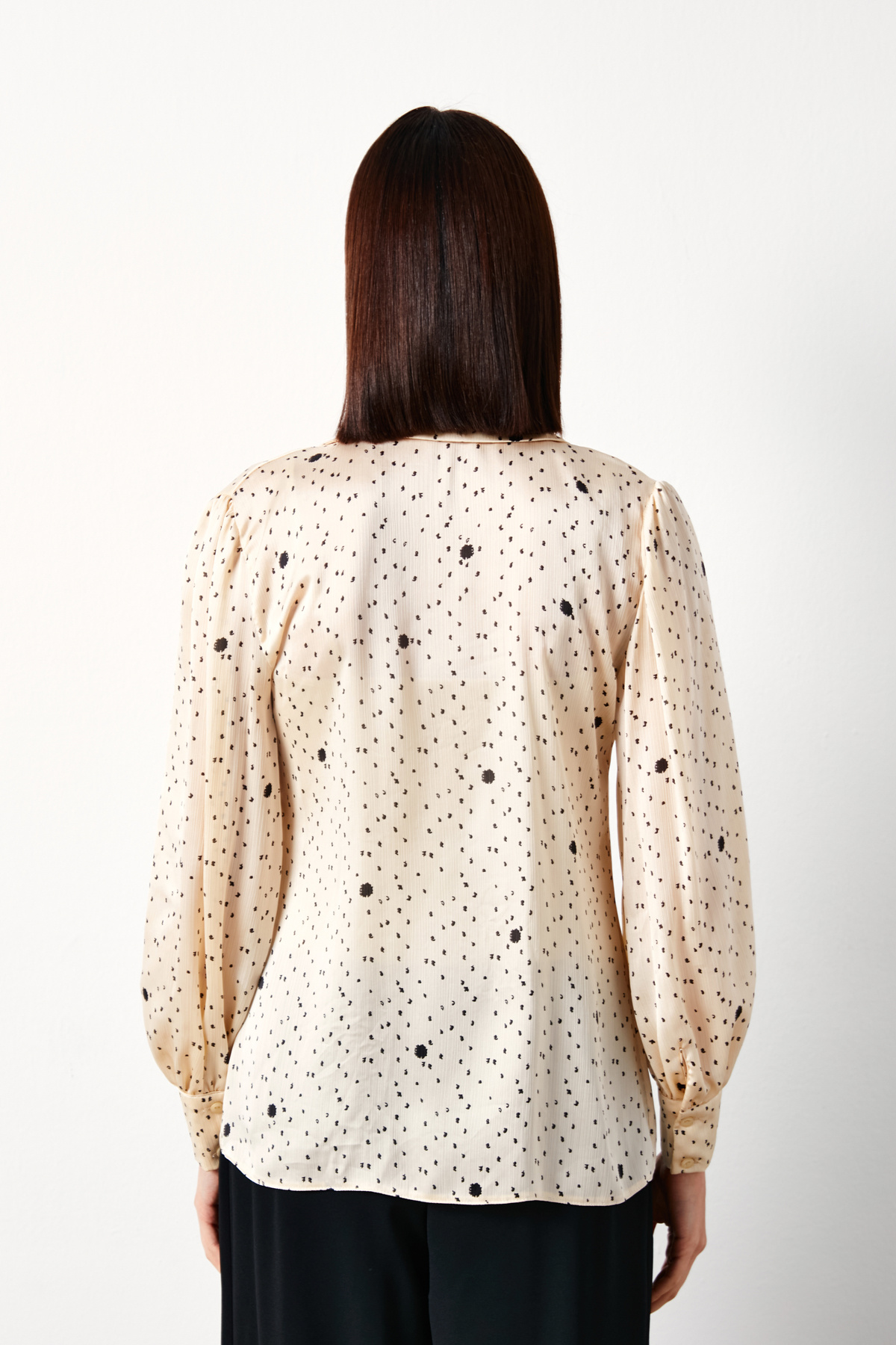 Yaka Aksesuarlı Gömlek - BEJ