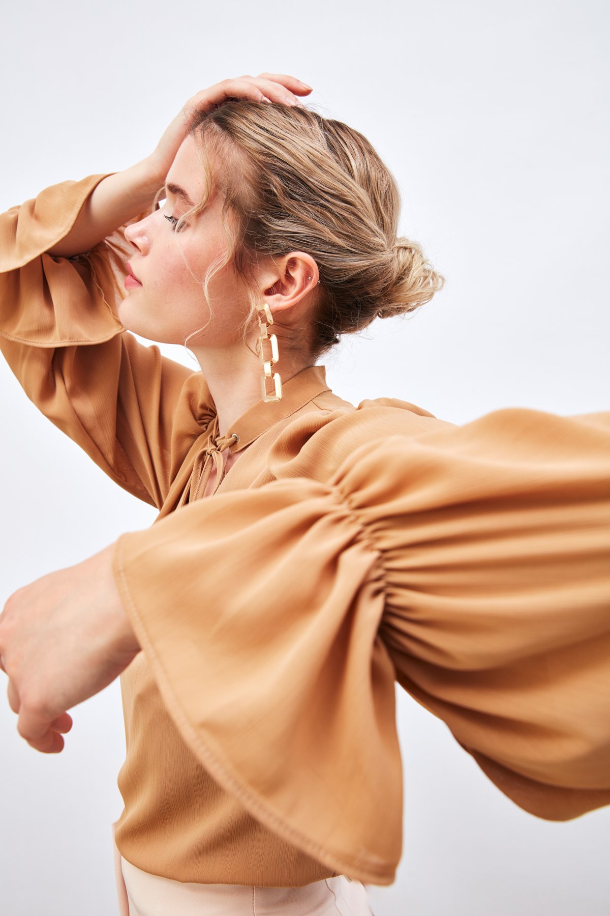 Yaka Bağlama Detaylı Salaş Bluz - CAMEL