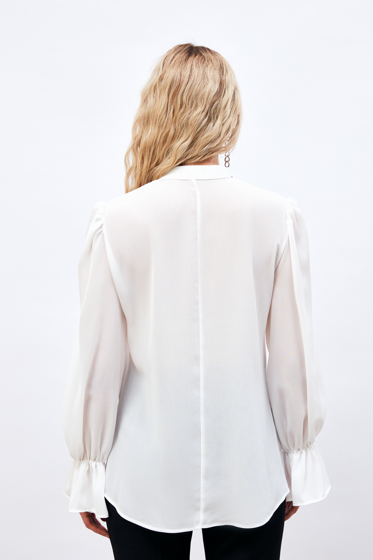 Yaka Bağlama Detaylı Salaş Bluz - EKRU