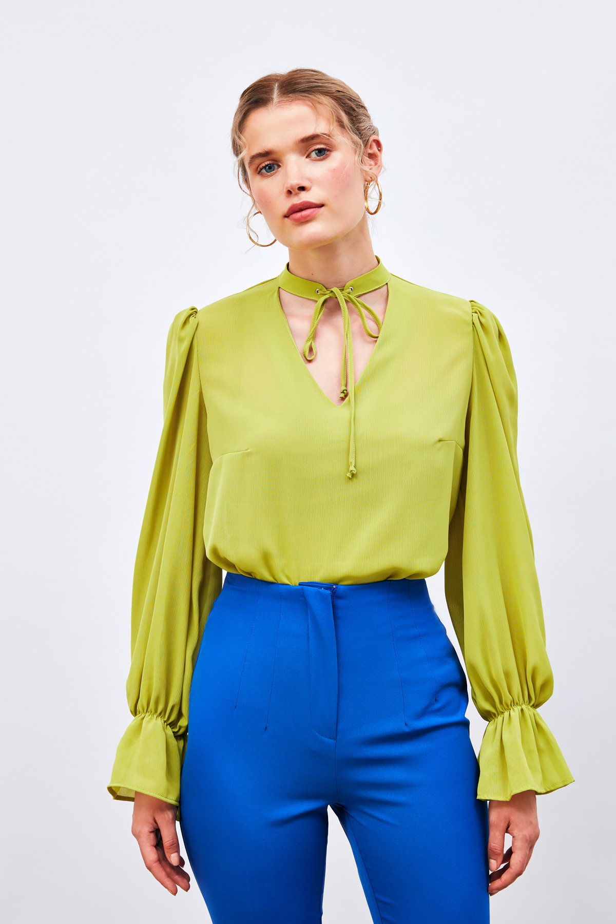 Yaka Bağlama Detaylı Salaş Bluz - YAĞ YEŞİLİ