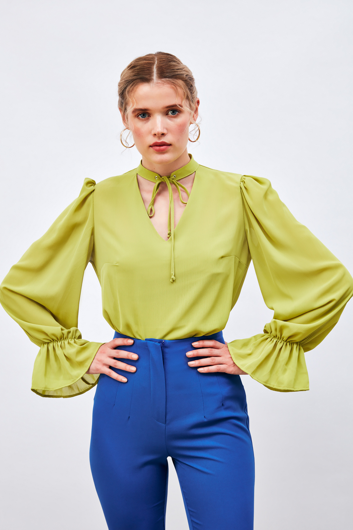 Yaka Bağlama Detaylı Salaş Bluz - YAĞ YEŞİLİ