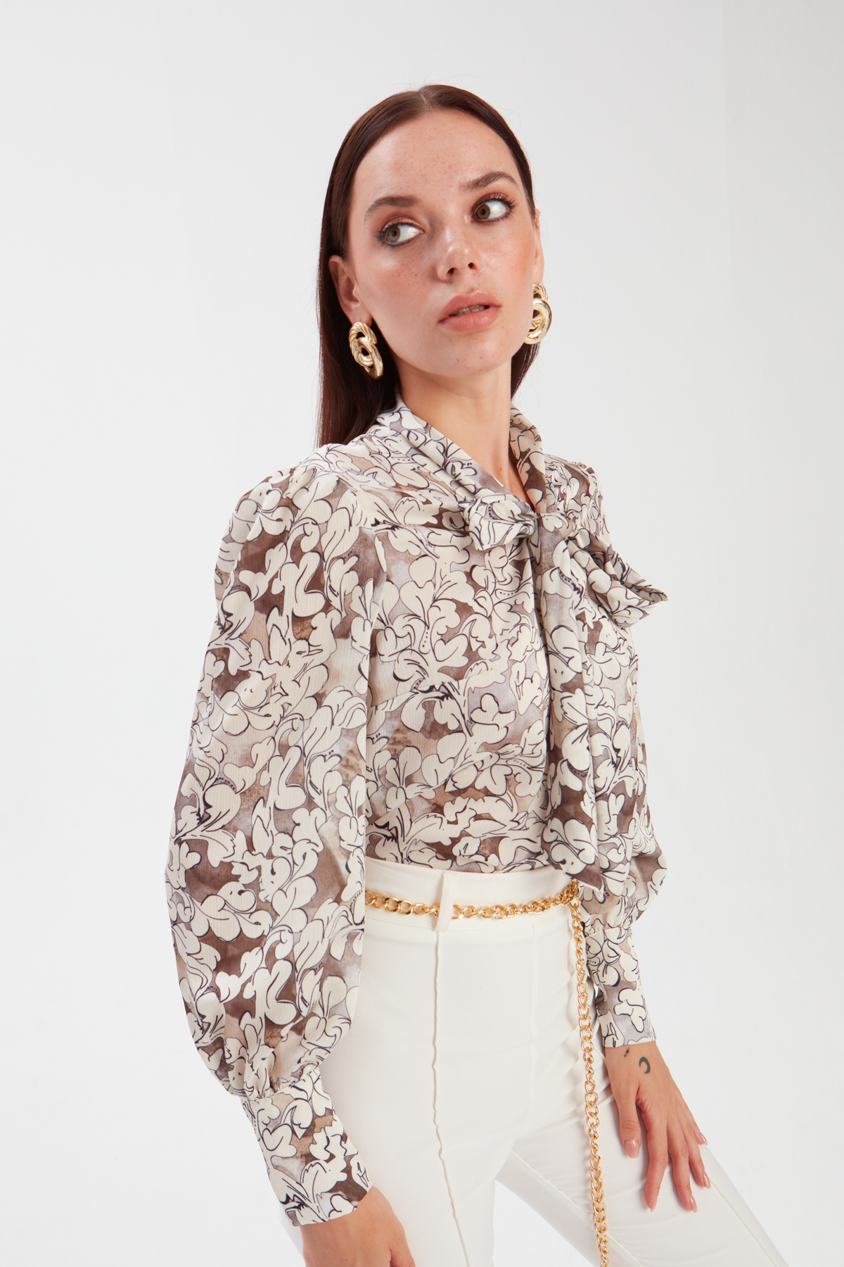 Yaka Bağlamalı Desenli Bluz - BEJ