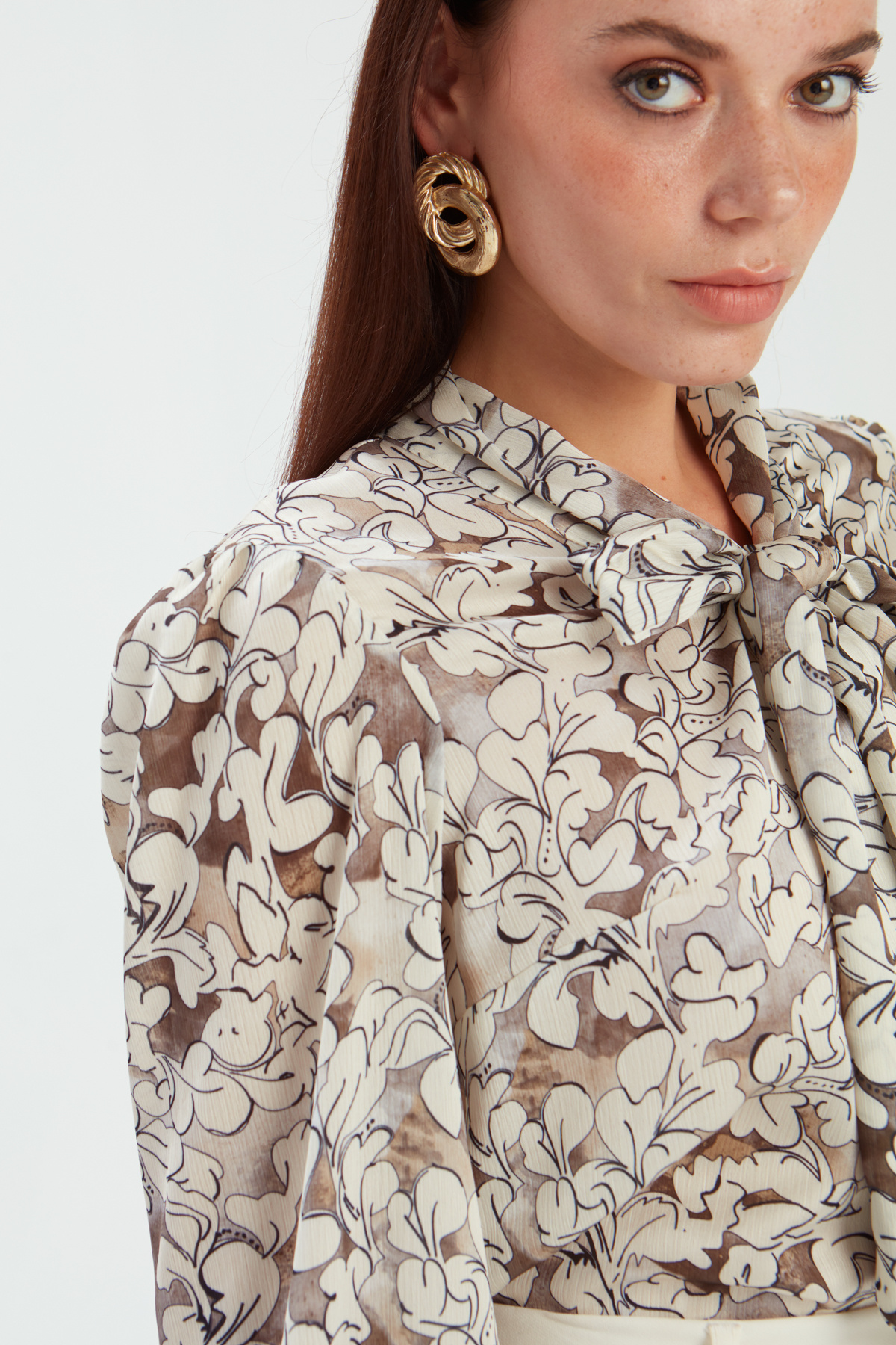 Yaka Bağlamalı Desenli Bluz - BEJ