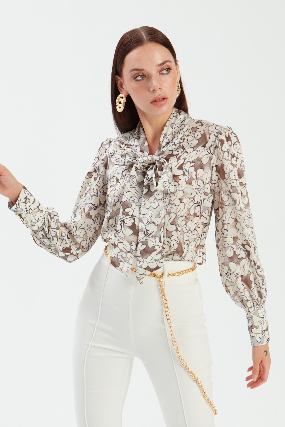 Yaka Bağlamalı Desenli Bluz - BEJ