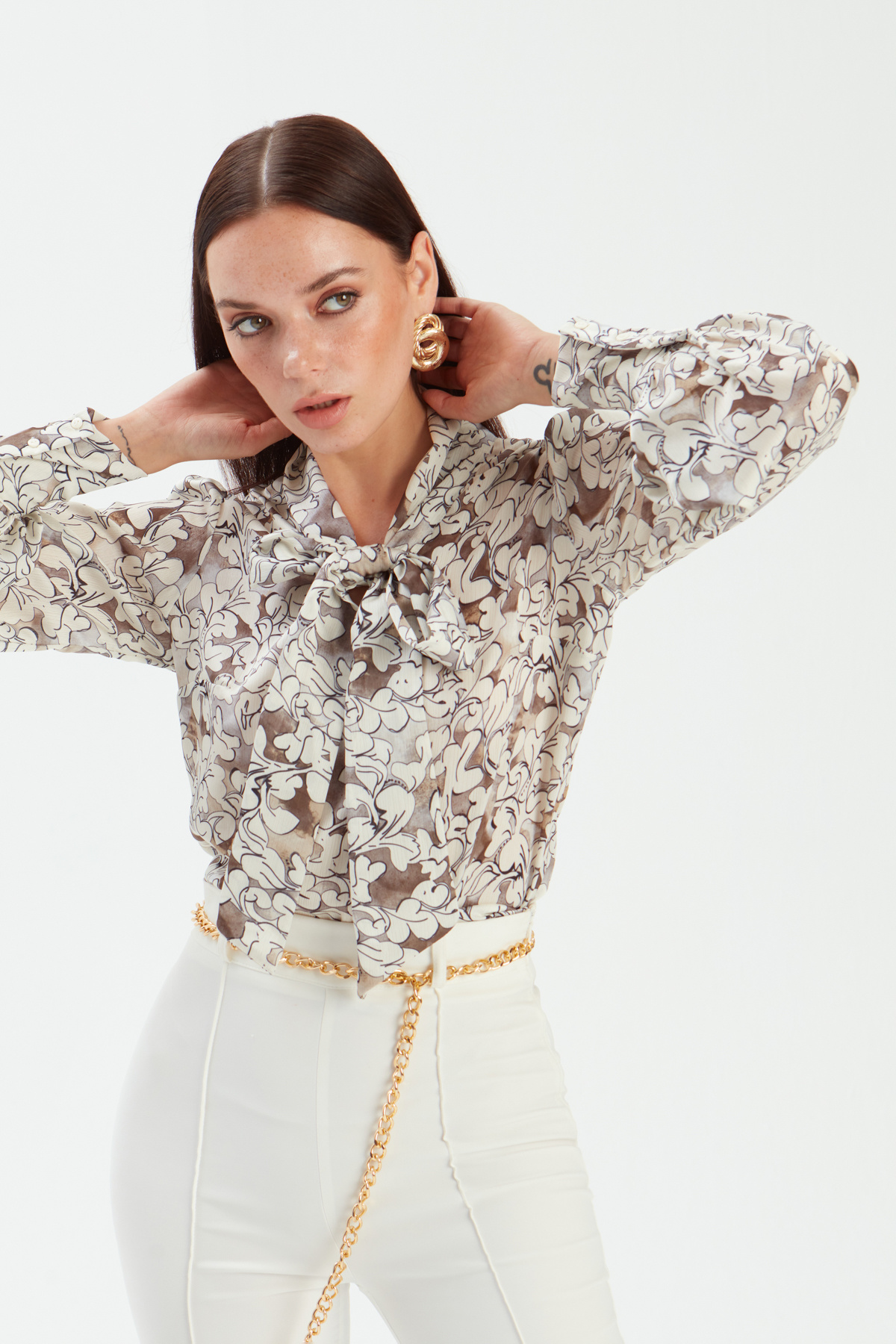 Yaka Bağlamalı Desenli Bluz - BEJ