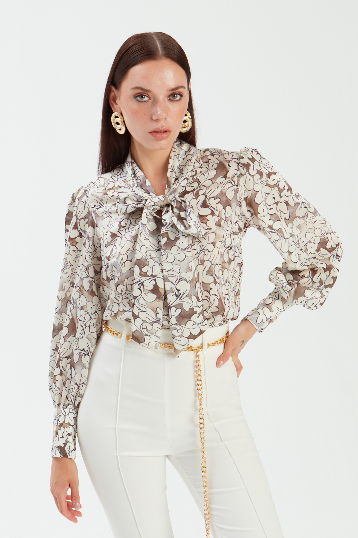 Yaka Bağlamalı Desenli Bluz - BEJ