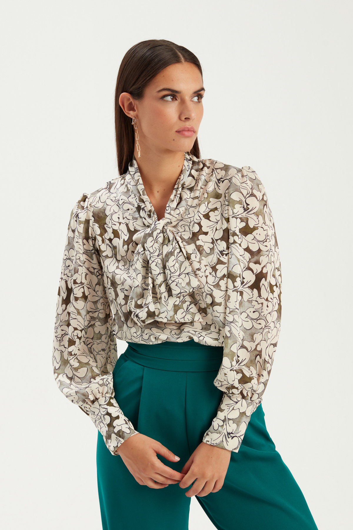 Yaka Bağlamalı Desenli Bluz - HAKİ