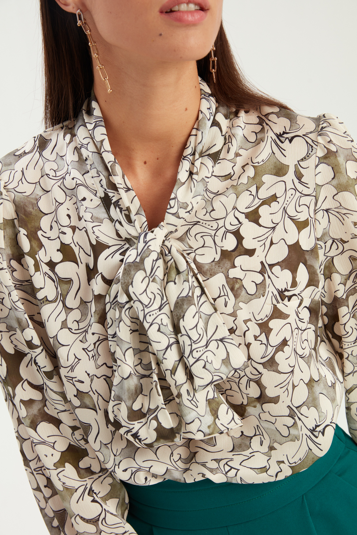 Yaka Bağlamalı Desenli Bluz - HAKİ