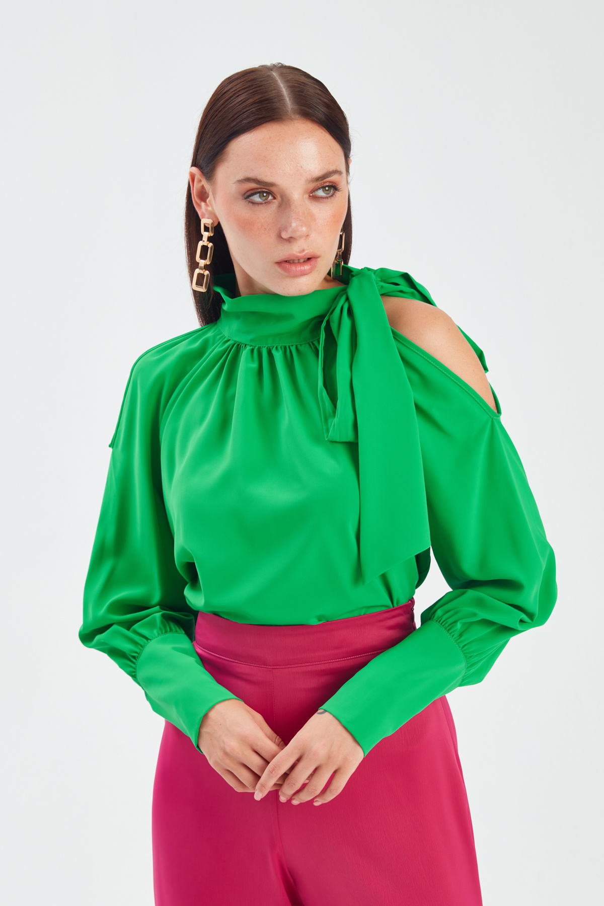Tie Collar Loose Blouse - GREEN