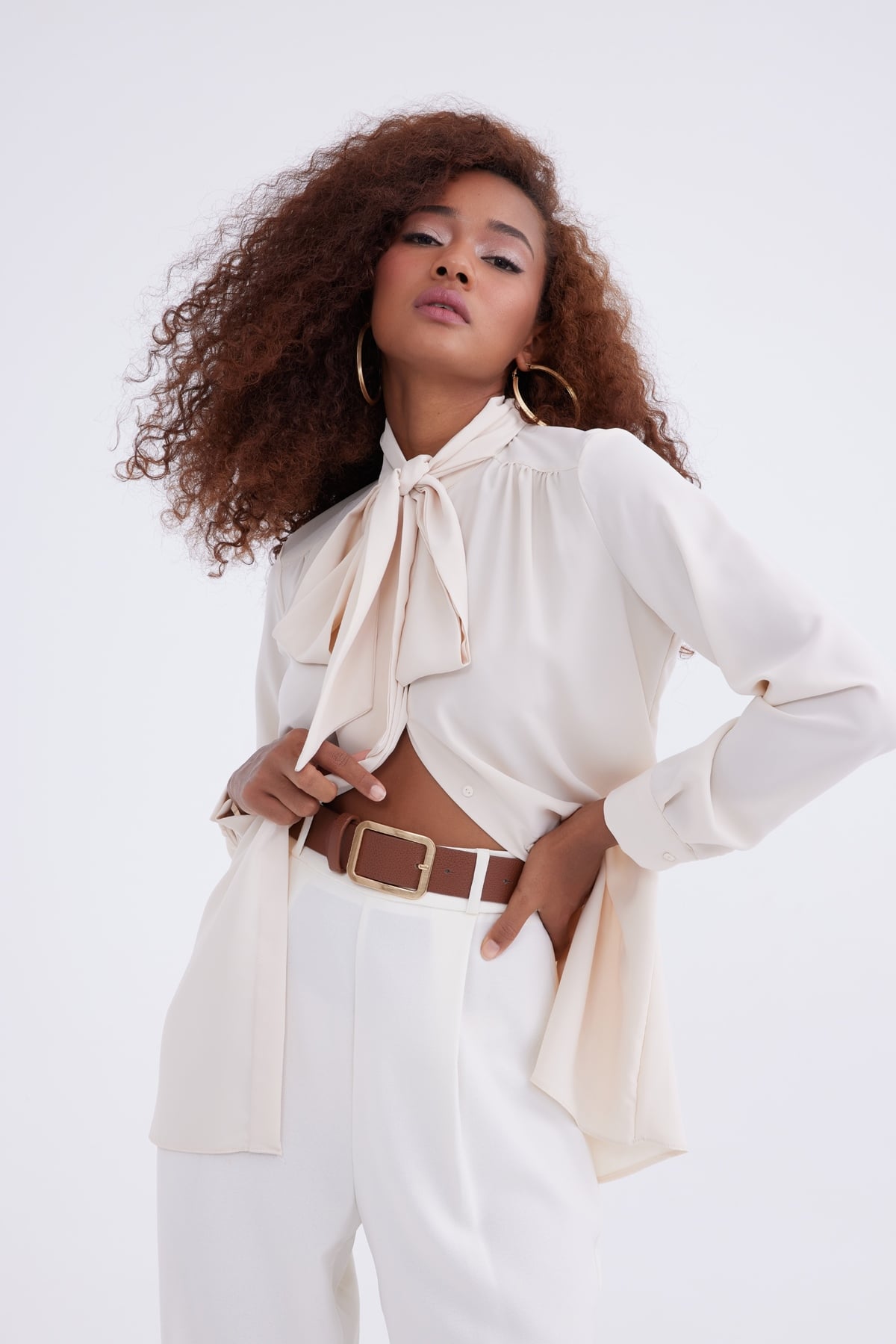 Chiffon shirt with tie collar - BEIGE
