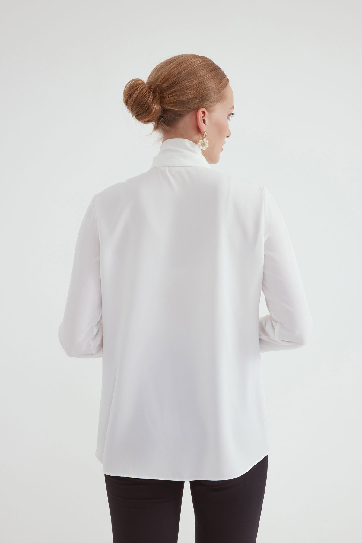 Yaka bağlamalı  şifon gömlek - EKRU