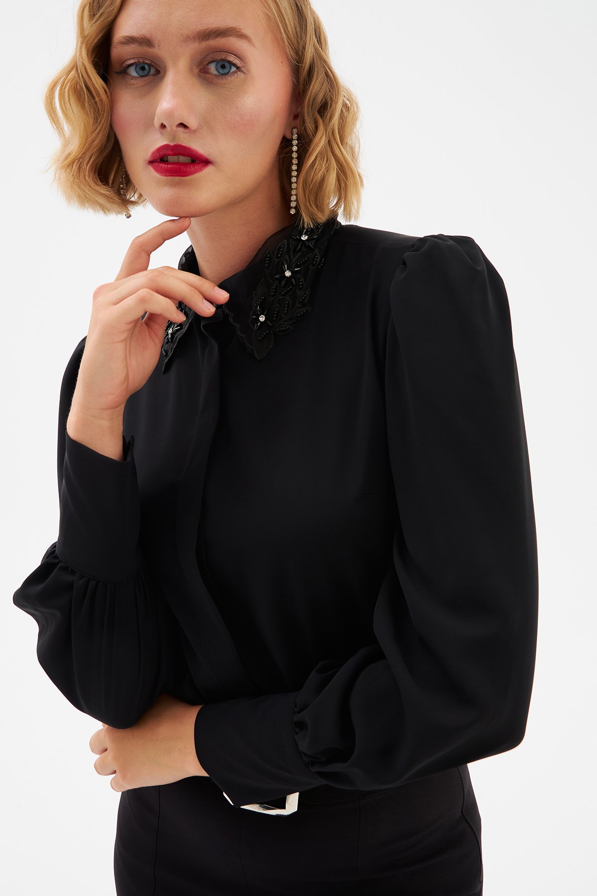 Yaka Detaylı Klasik Gömlek - SİYAH