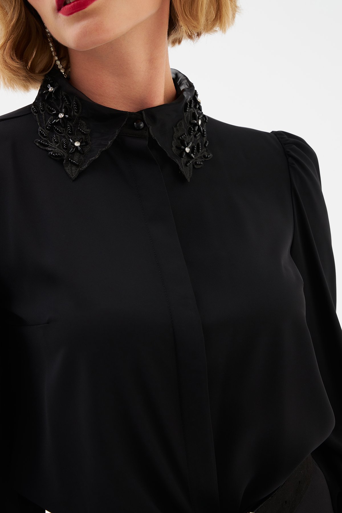 Yaka Detaylı Klasik Gömlek - SİYAH