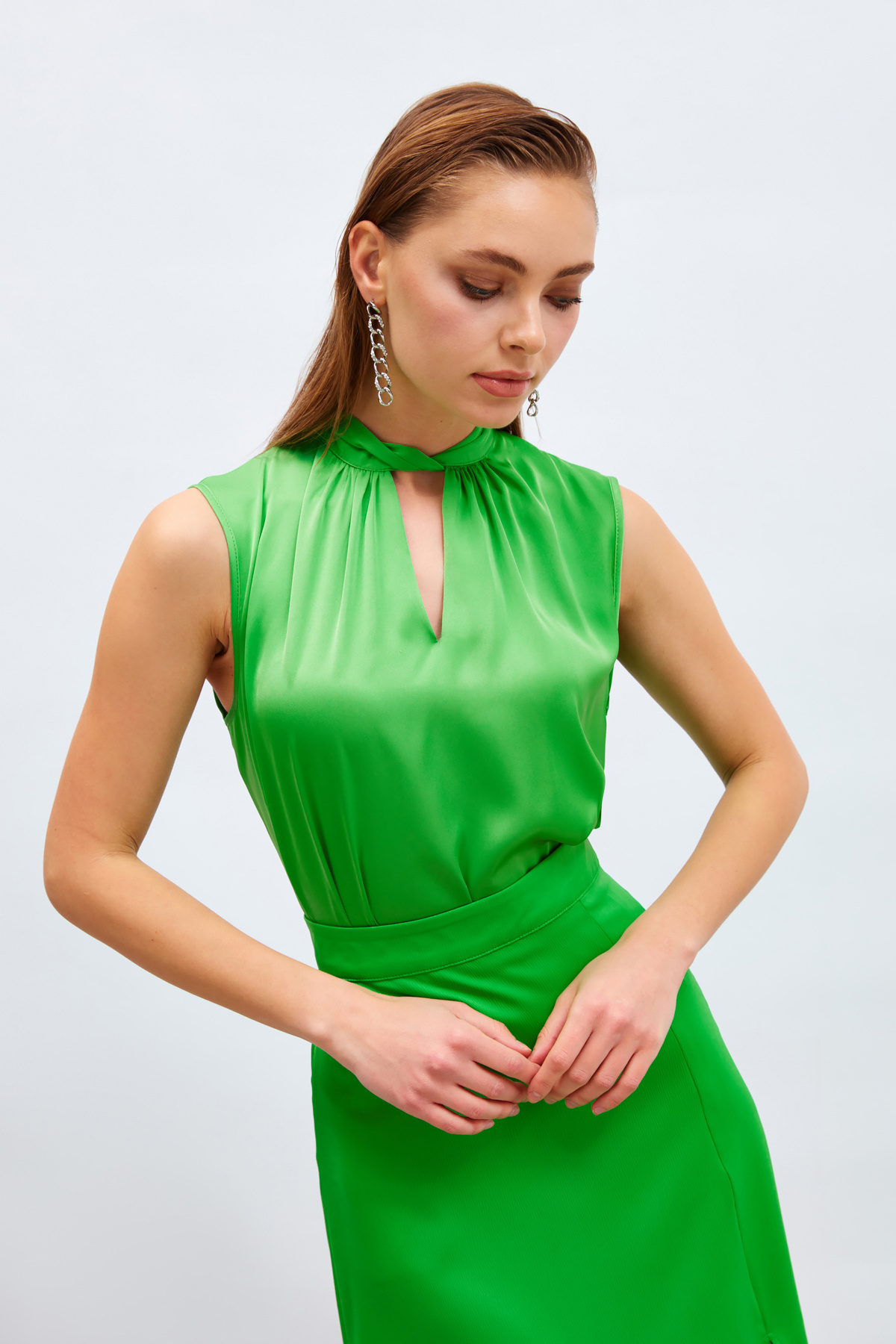 Yaka Detaylı Saten Bluz - AÇIK YEŞİL