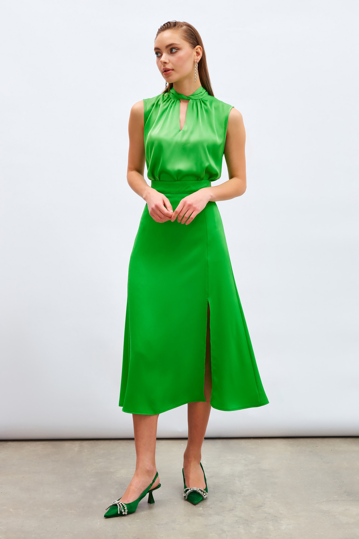 Yaka Detaylı Saten Bluz - AÇIK YEŞİL