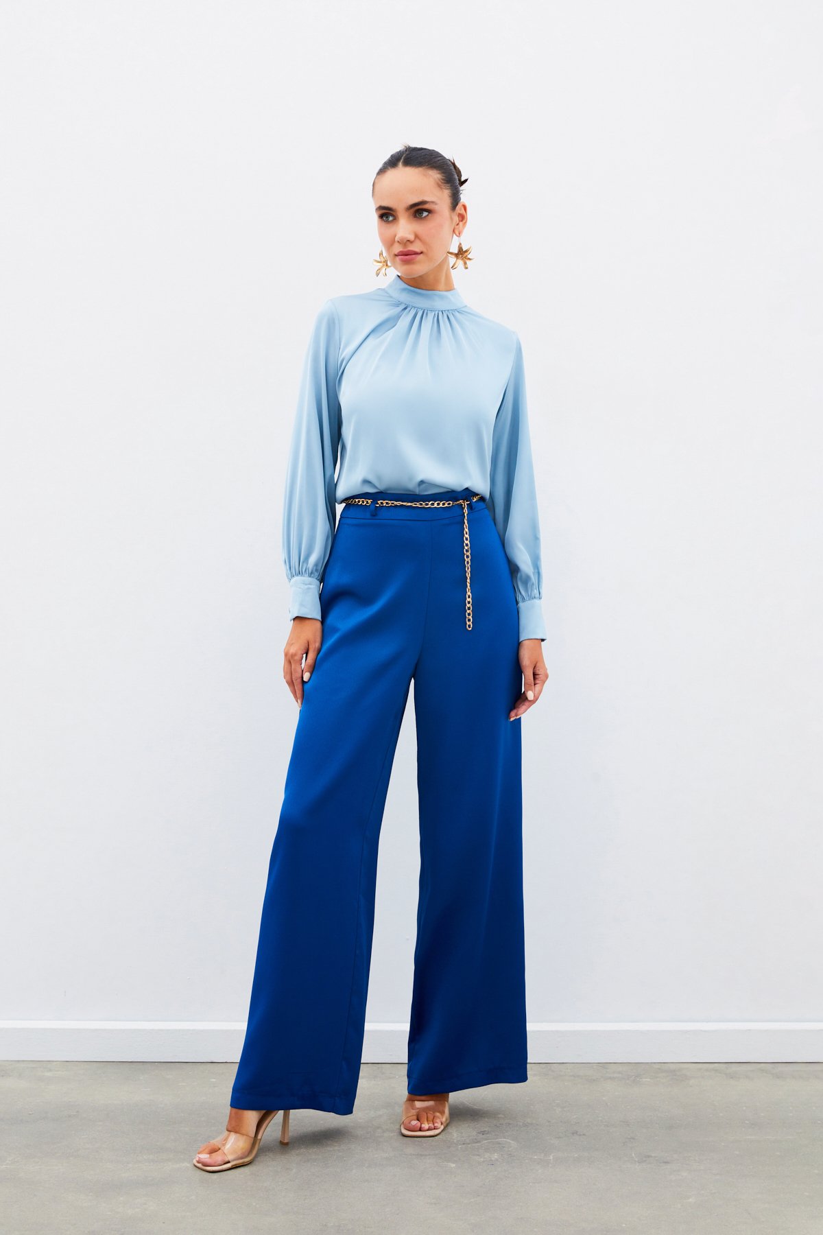 Yaka Detaylı Saten Bluz - BEBE MAVİ