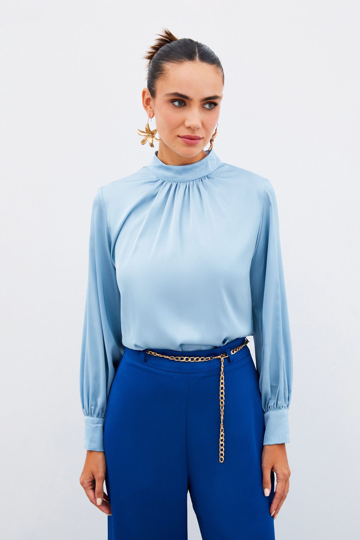 Yaka Detaylı Saten Bluz - BEBE MAVİ