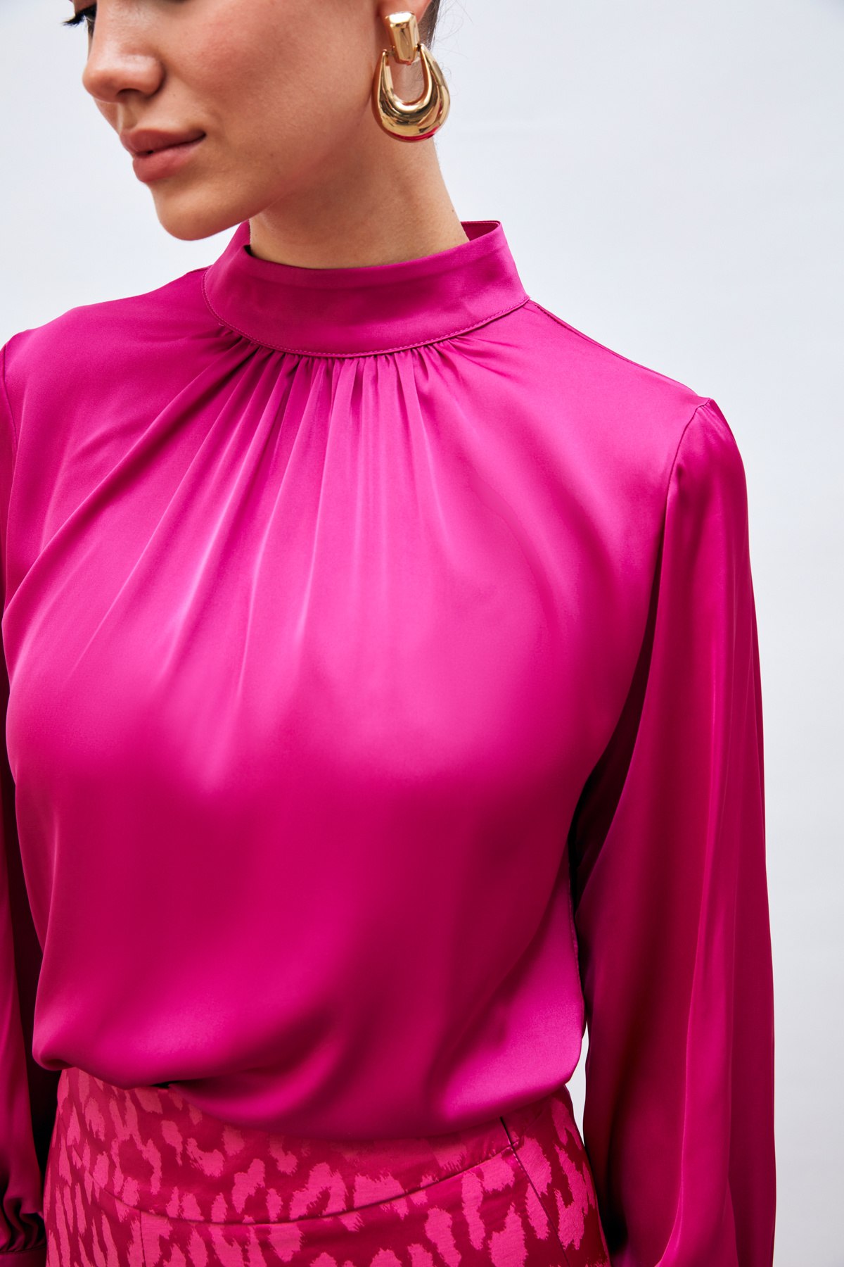 Yaka detaylı saten bluz - FUŞYA
