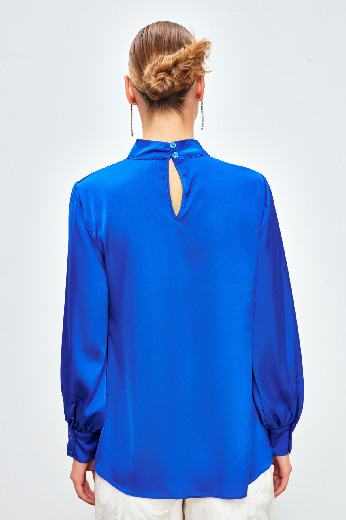 Yaka Detaylı Saten Bluz - SAX MAVİ