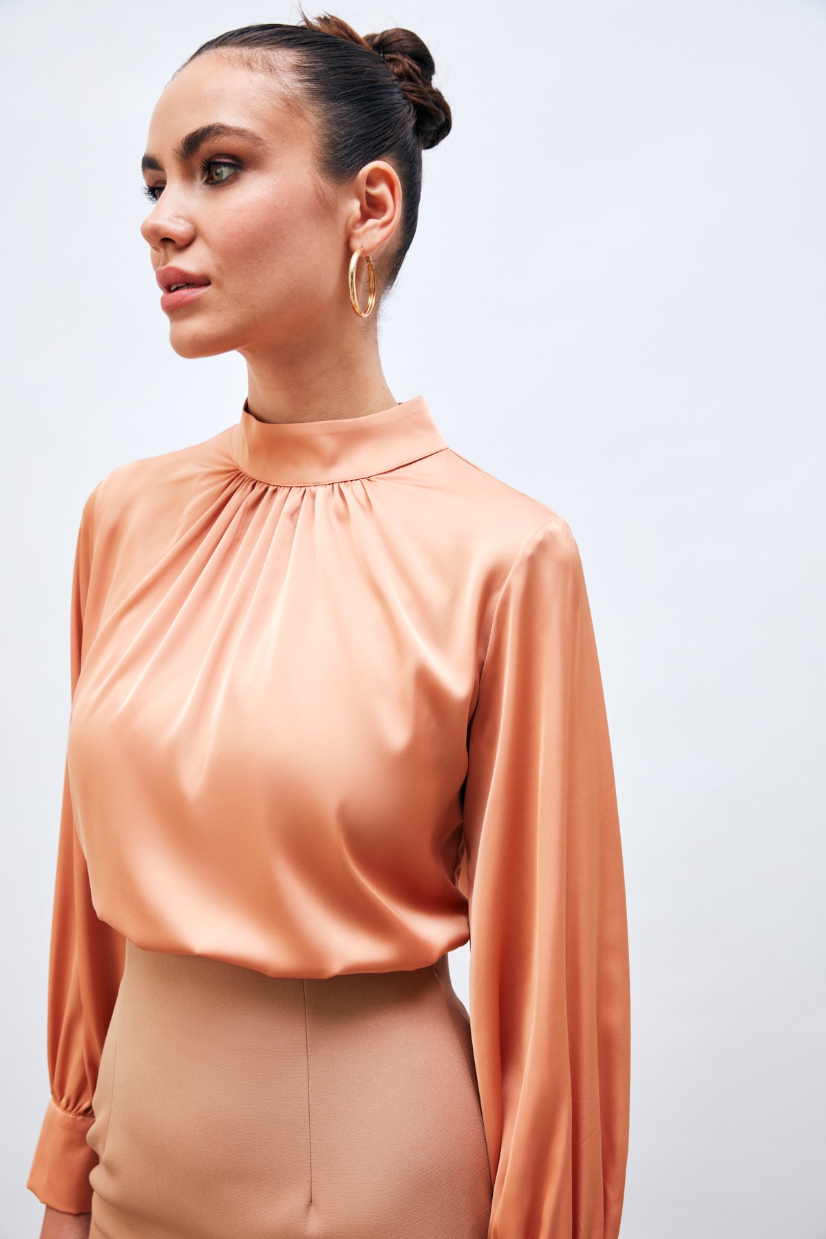 Yaka detaylı saten bluz - SOMON