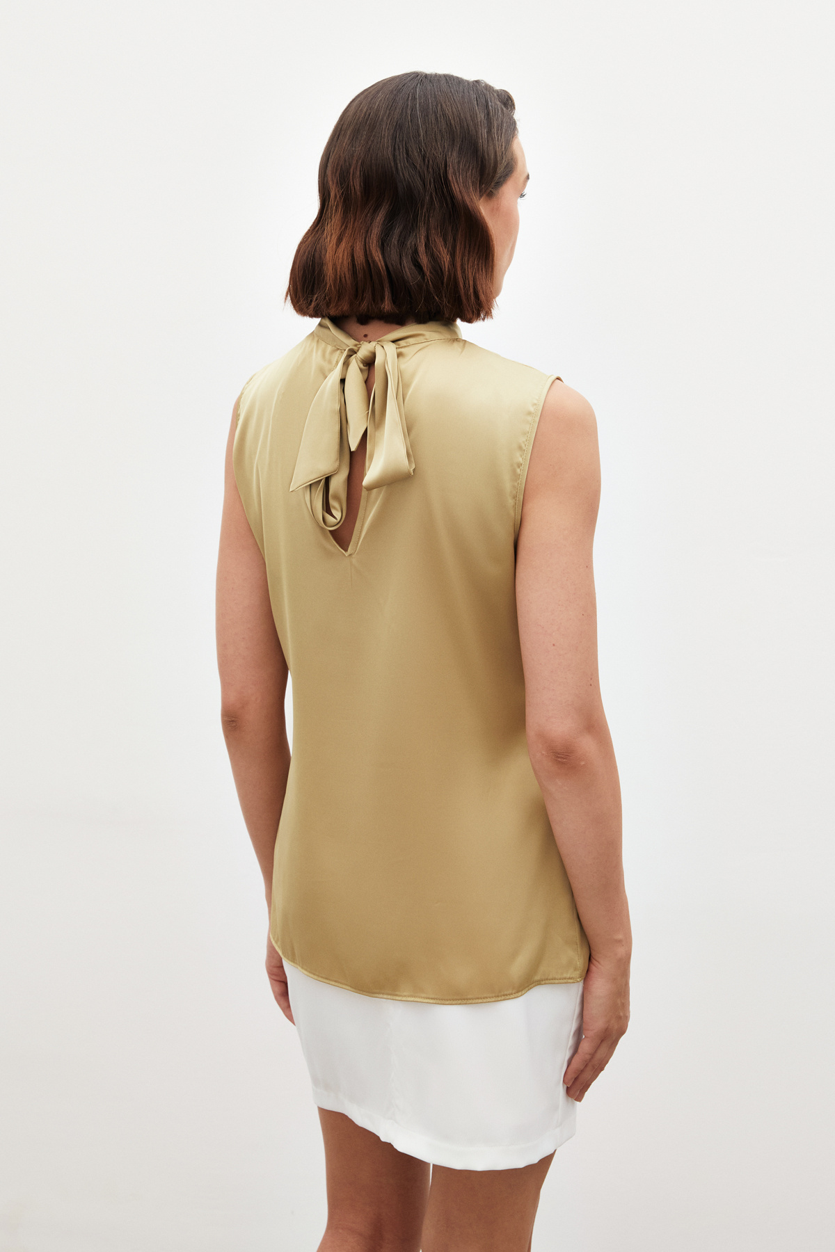 Yaka Detaylı Saten Bluz - SÜTLÜ KAHVE