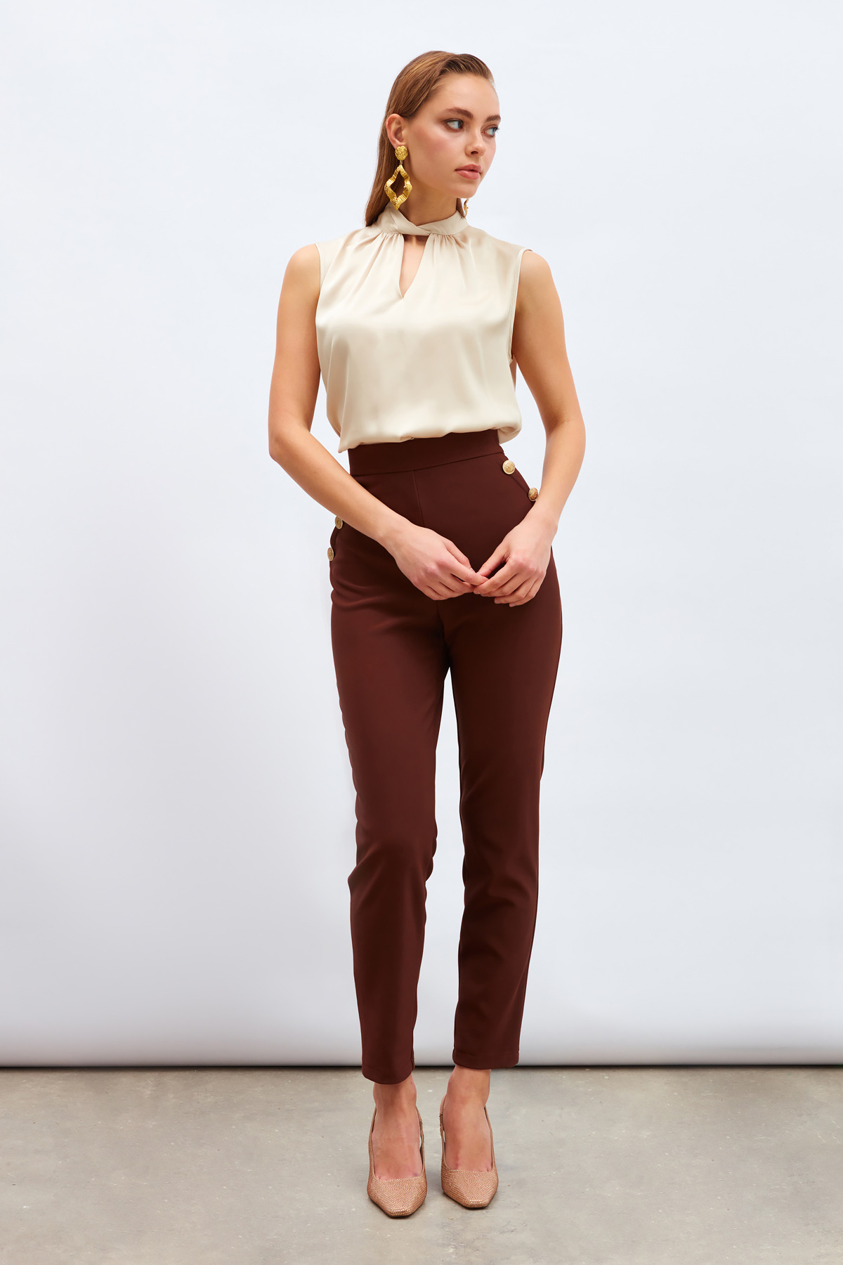 Yaka Detaylı Saten Bluz - TAŞ