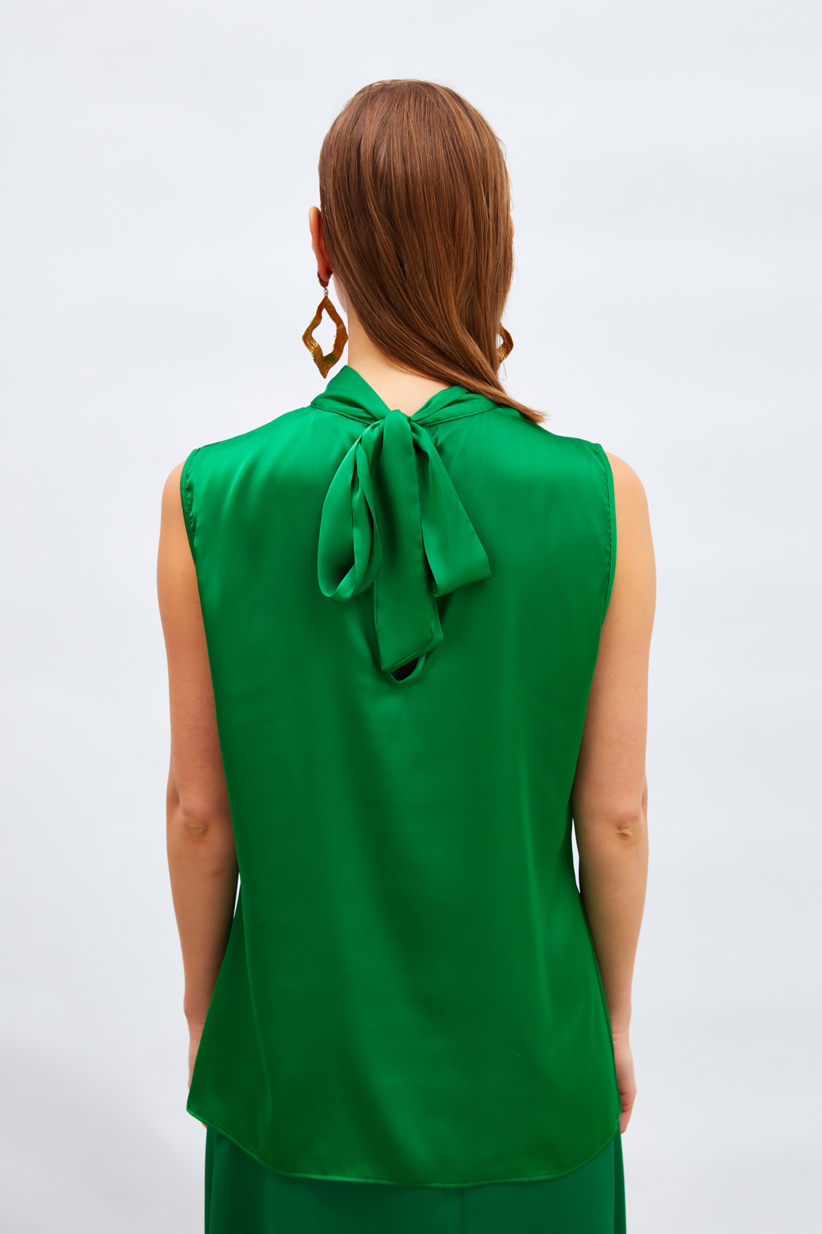 Yaka Detaylı Saten Bluz - YEŞİL