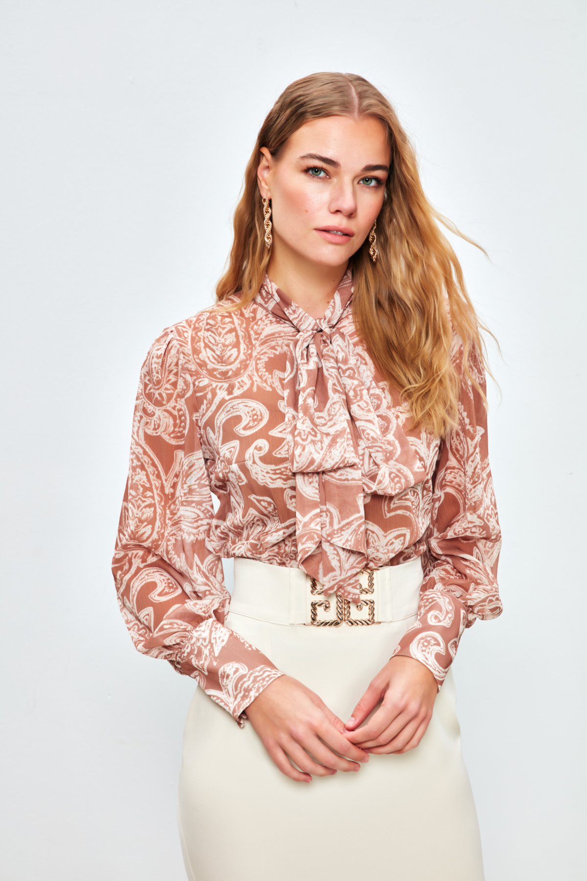 Yaka Fularlı Desenli Gömlek - CAMEL