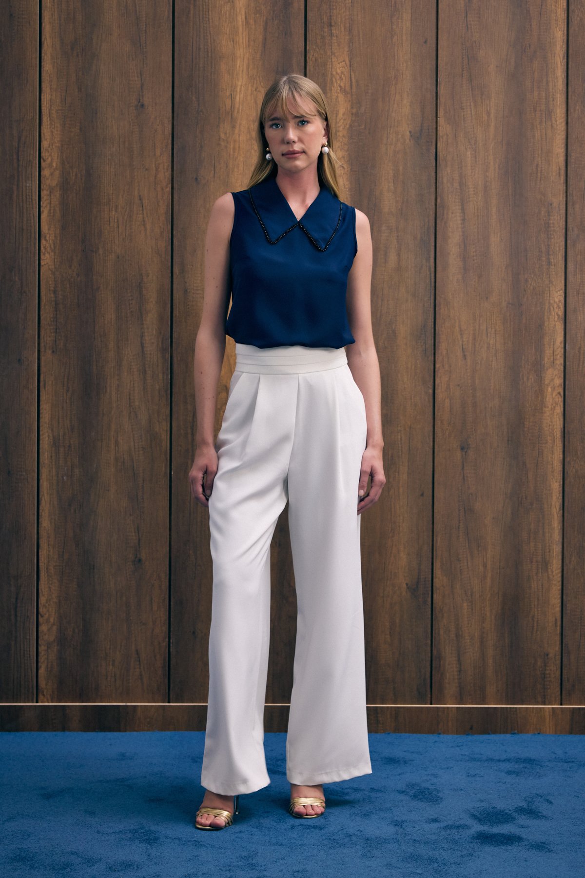 Yaka İncili Kolsuz Bluz - Lacivert