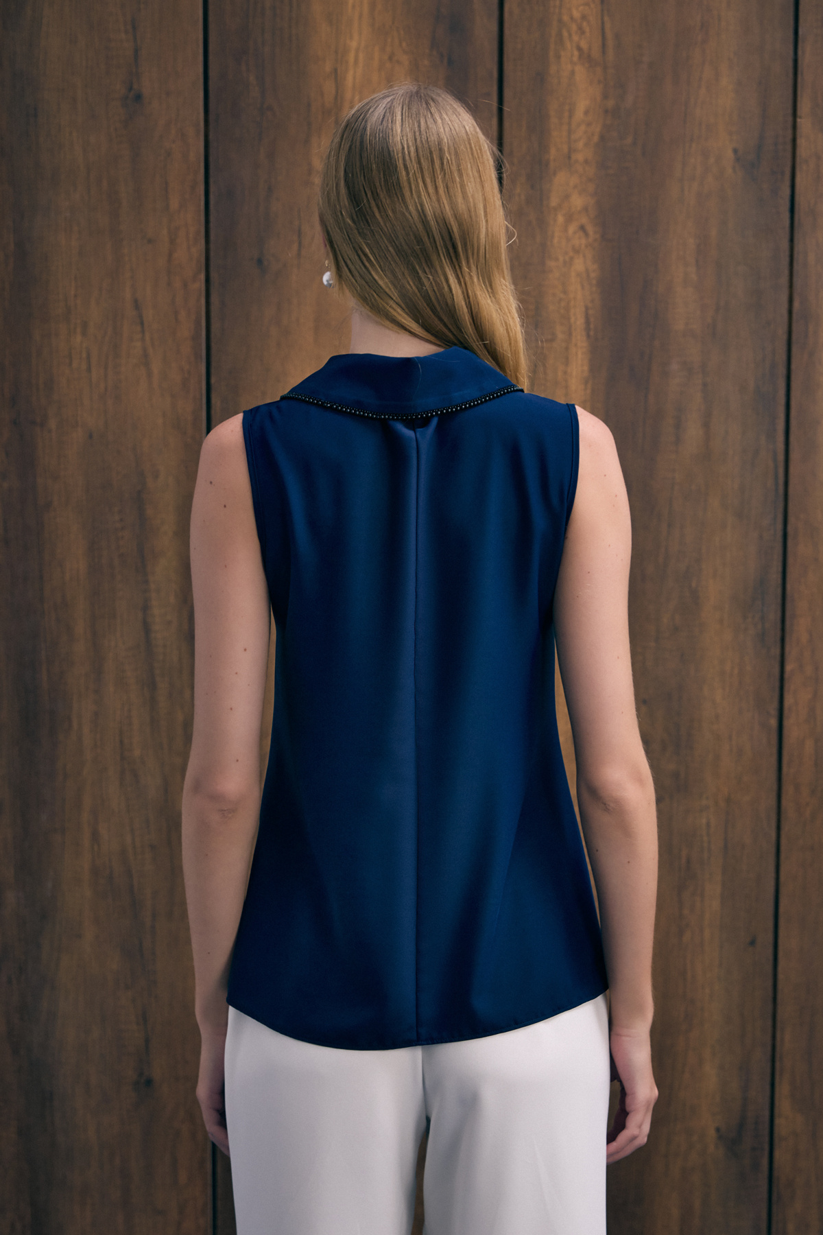 Yaka İncili Kolsuz Bluz - Lacivert