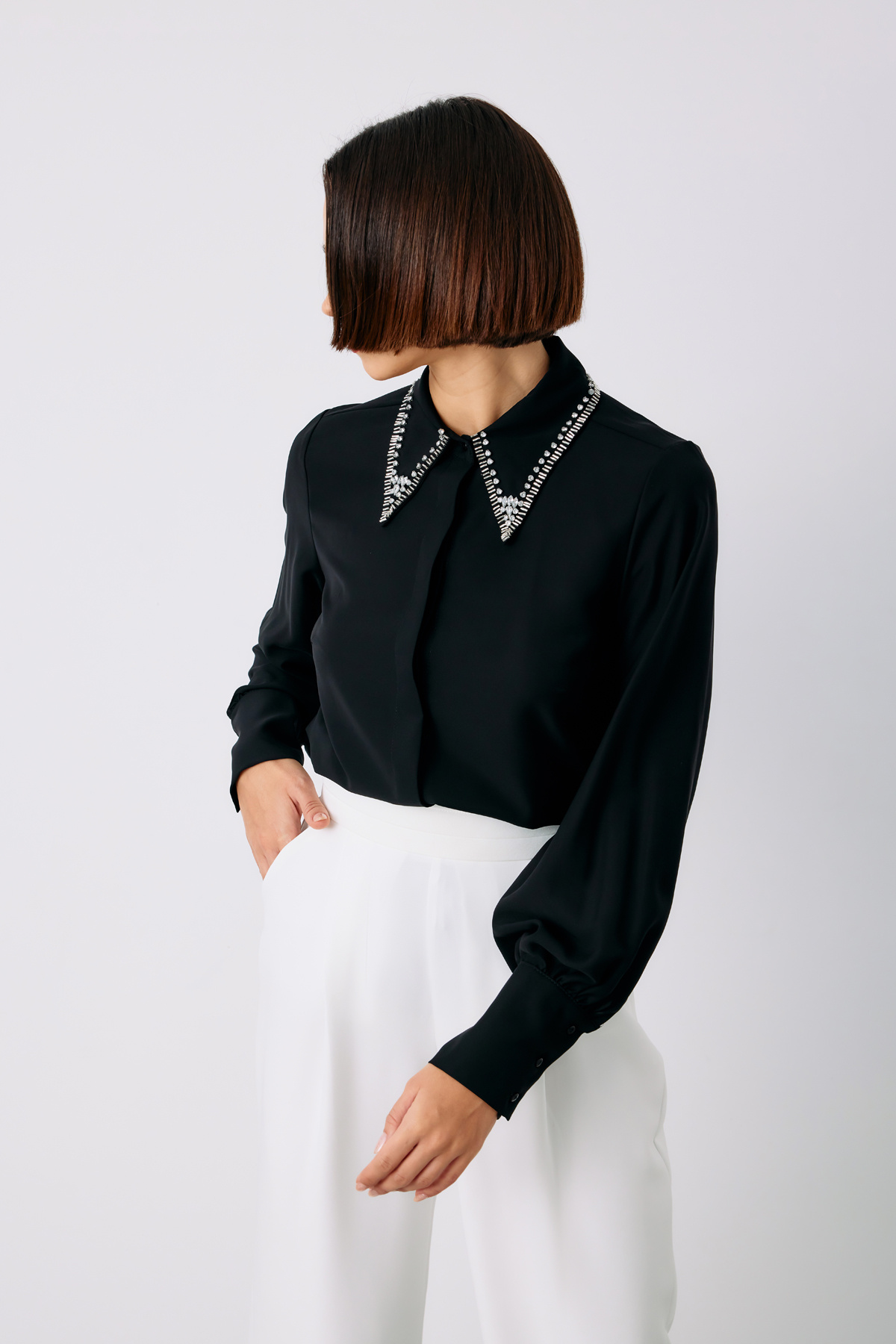 Yaka İşlemeli Gömlek - SİYAH